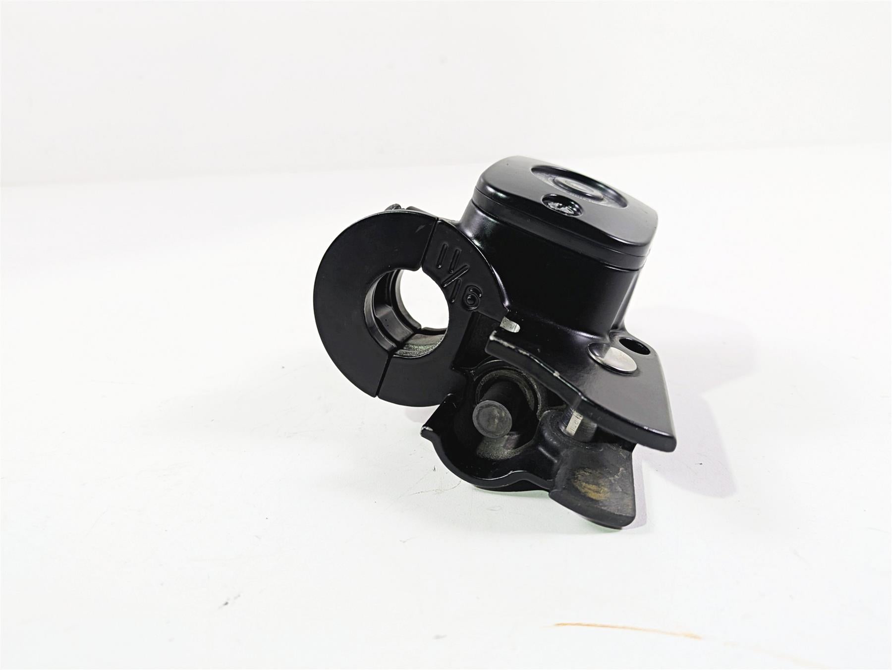 1999 Harley Touring FLHTCUI E-Glide Front Brake Master Cylinder 11/16 41700737 {{ shop.shopifyCountryName }} - Mototech271