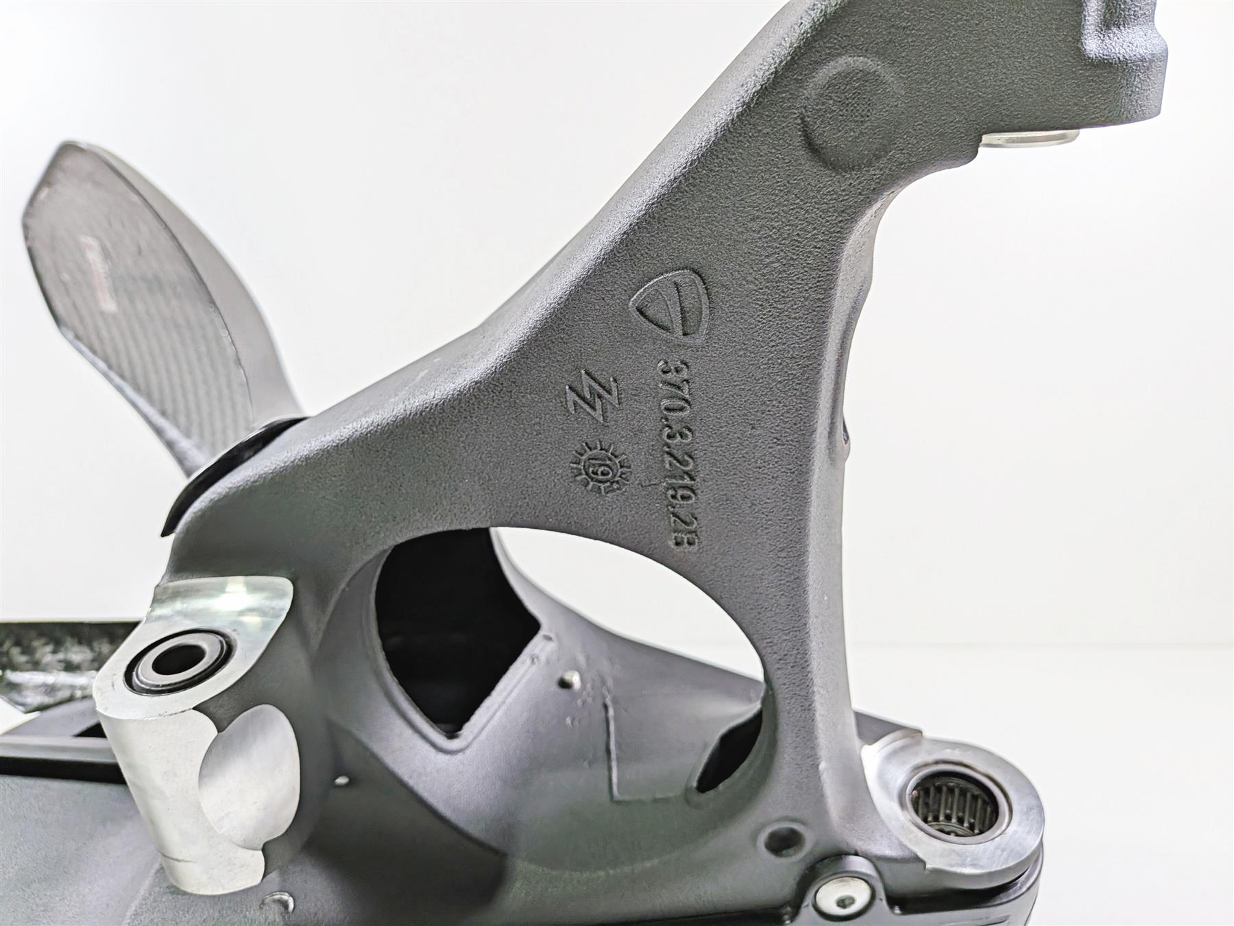 2019 Ducati Panigale V4S V4 S Corse Swingarm Rear Axle Carbon Fender 37032192B {{ shop.shopifyCountryName }} - Mototech271