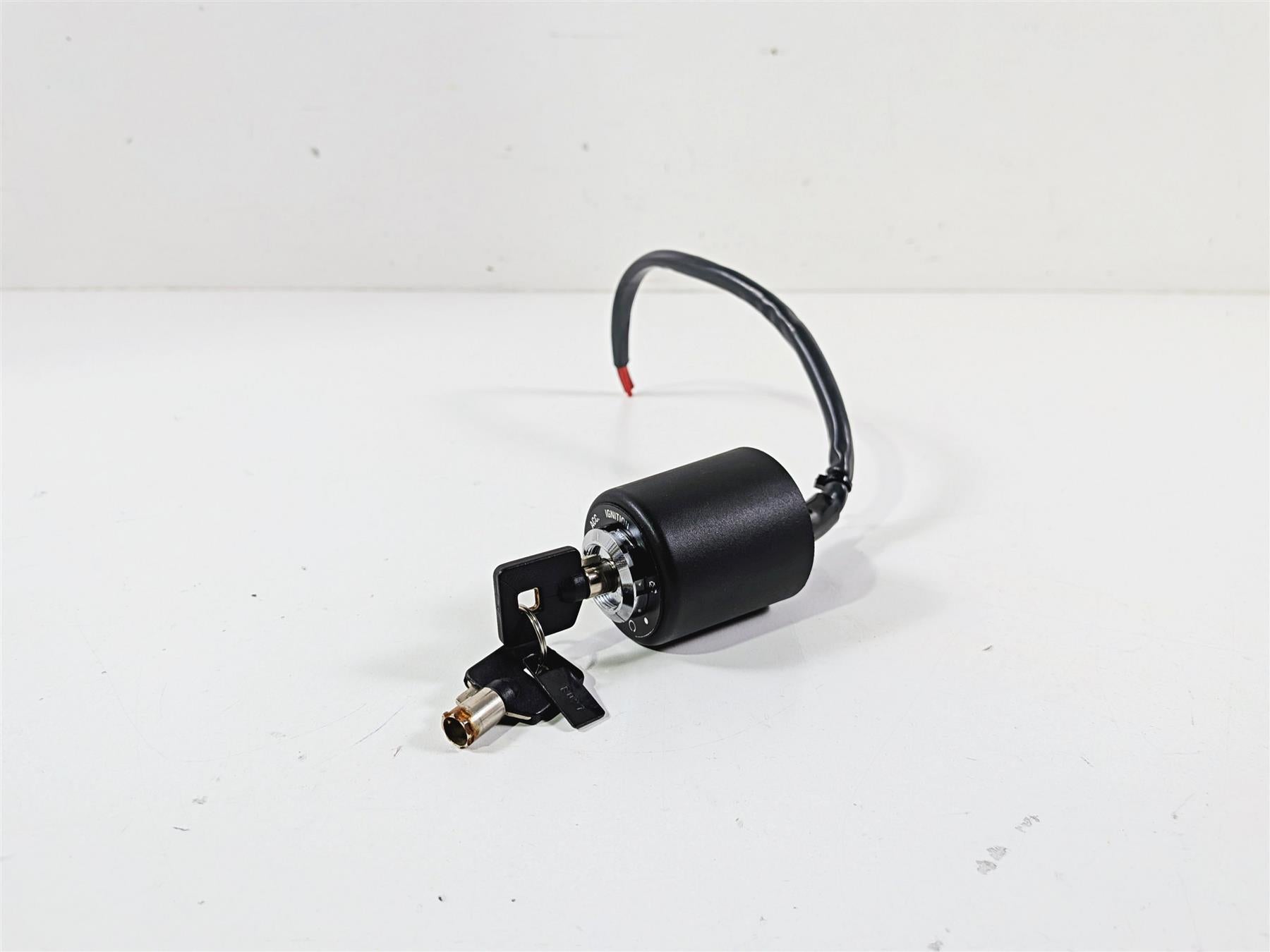 2006 Harley Sportster XL883 Low Ignition Switch & 2 Keys 71441-94 {{ shop.shopifyCountryName }} - Mototech271