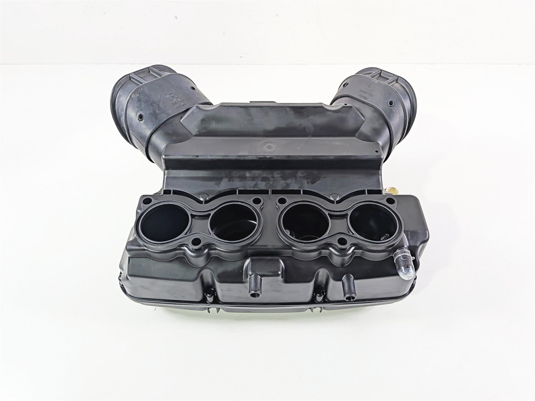 2024 Suzuki GSXR600 Air Box Cleaner Breather Filter 13720-14J01 {{ shop.shopifyCountryName }} - Mototech271