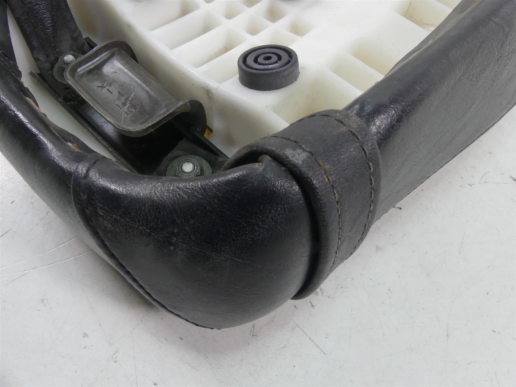 2002 Yamaha XVS1100 V-Star Rear Passenger Pillion Seat Saddle 5KS-24750-00-00 {{ shop.shopifyCountryName }} - Mototech271