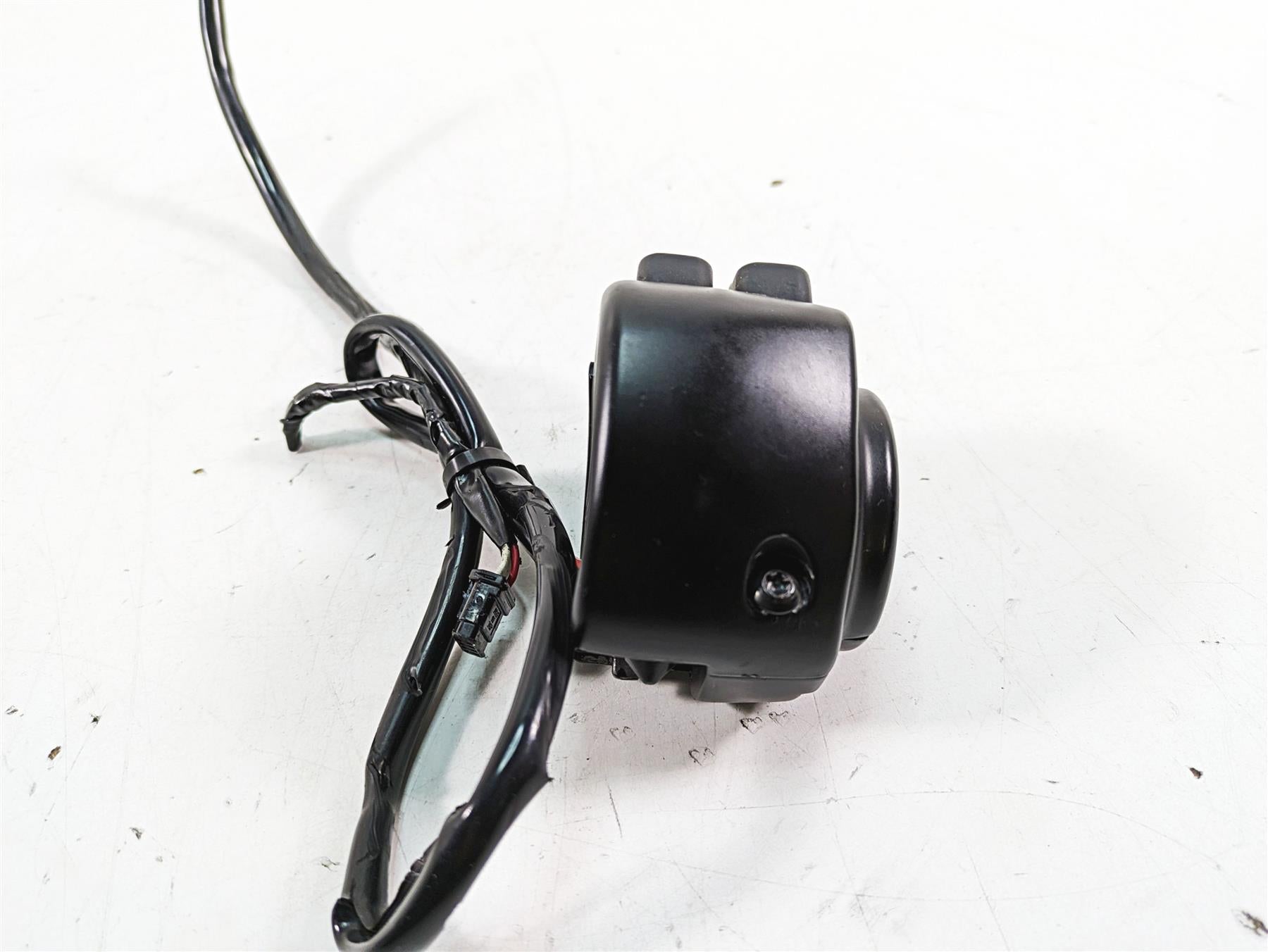 2020 Harley Softail FXBB Street Bob Left Hand Control Switch - Read 71500292 {{ shop.shopifyCountryName }} - Mototech271