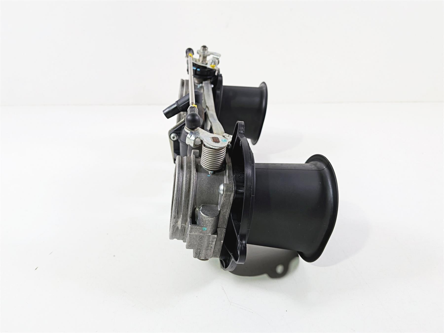 2011 Ducati Streetfighter 1098 S Throttle Body Bodies 28240793B {{ shop.shopifyCountryName }} - Mototech271