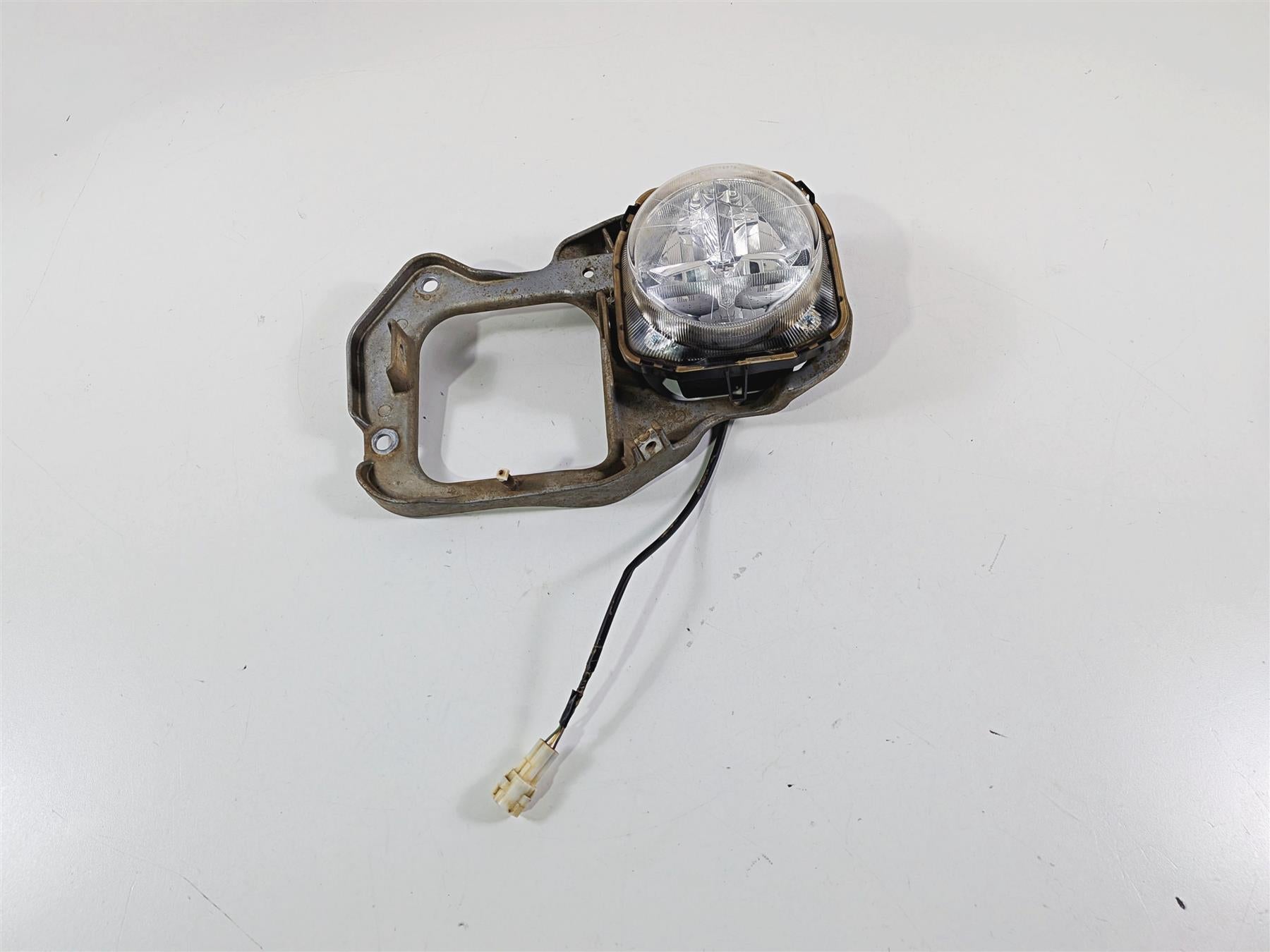 2017 Yamaha YXZ1000R EPS SS Left Headlight Head Light Lamp 2UD-84300-00-00 {{ shop.shopifyCountryName }} - Mototech271