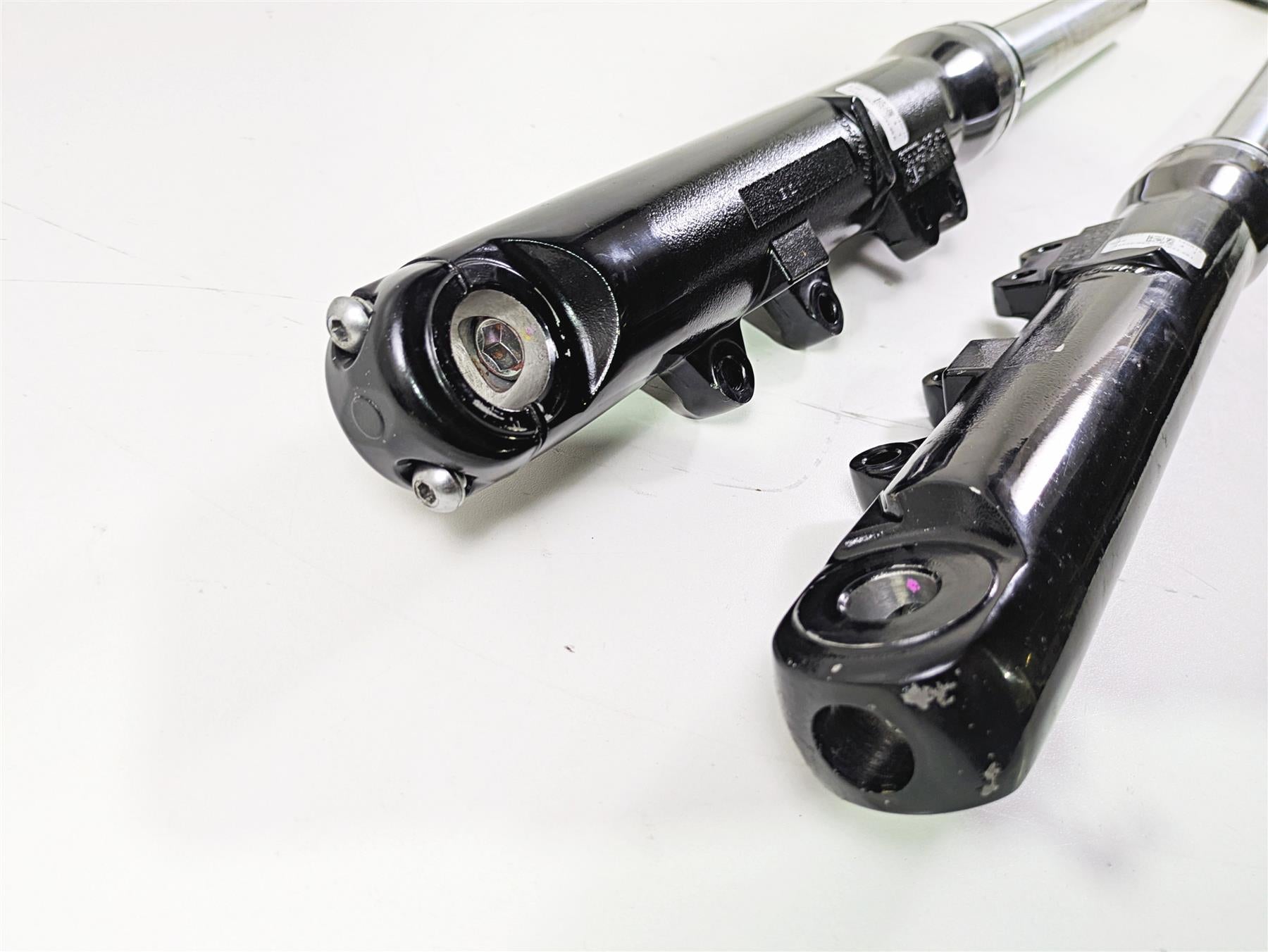 2015 Harley FXDF Dyna Fat Bob Fork Leg Set - No Leaks 49mm 48623-08A 48622-08A {{ shop.shopifyCountryName }} - Mototech271
