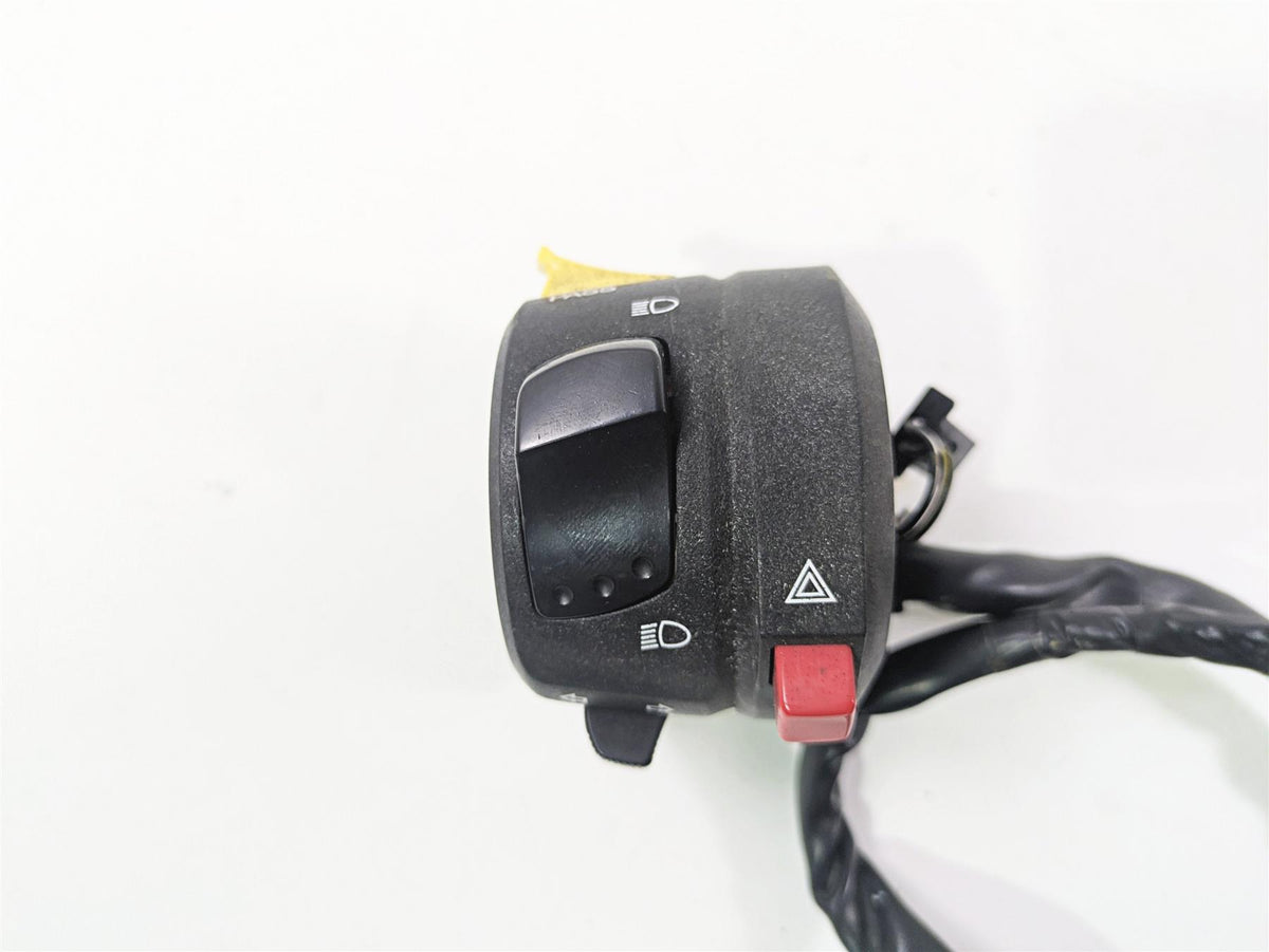 2006 Suzuki GSXR1000 K6 Left Hand Light Control Switch 37400-29G10 37400-29G12 {{ shop.shopifyCountryName }} - Mototech271
