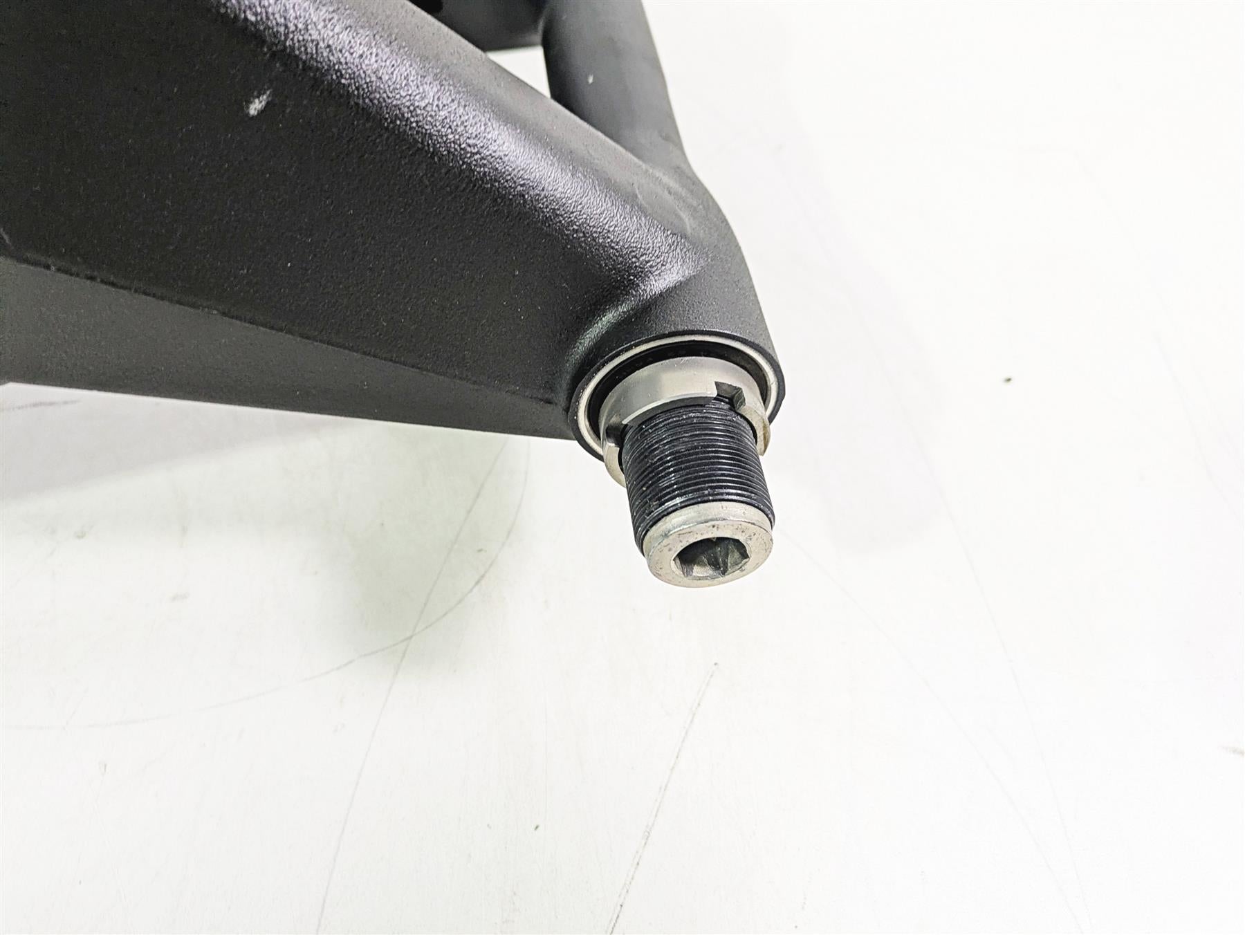 2020 Kawasaki ZX6R Ninja Rear Swingarm Swing Arm Set 33001-0584