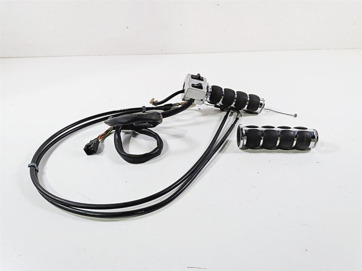 2004 Suzuki VL800 Intruder Volusia Right Hand Control Switch 37200-41F90 {{ shop.shopifyCountryName }} - Mototech271
