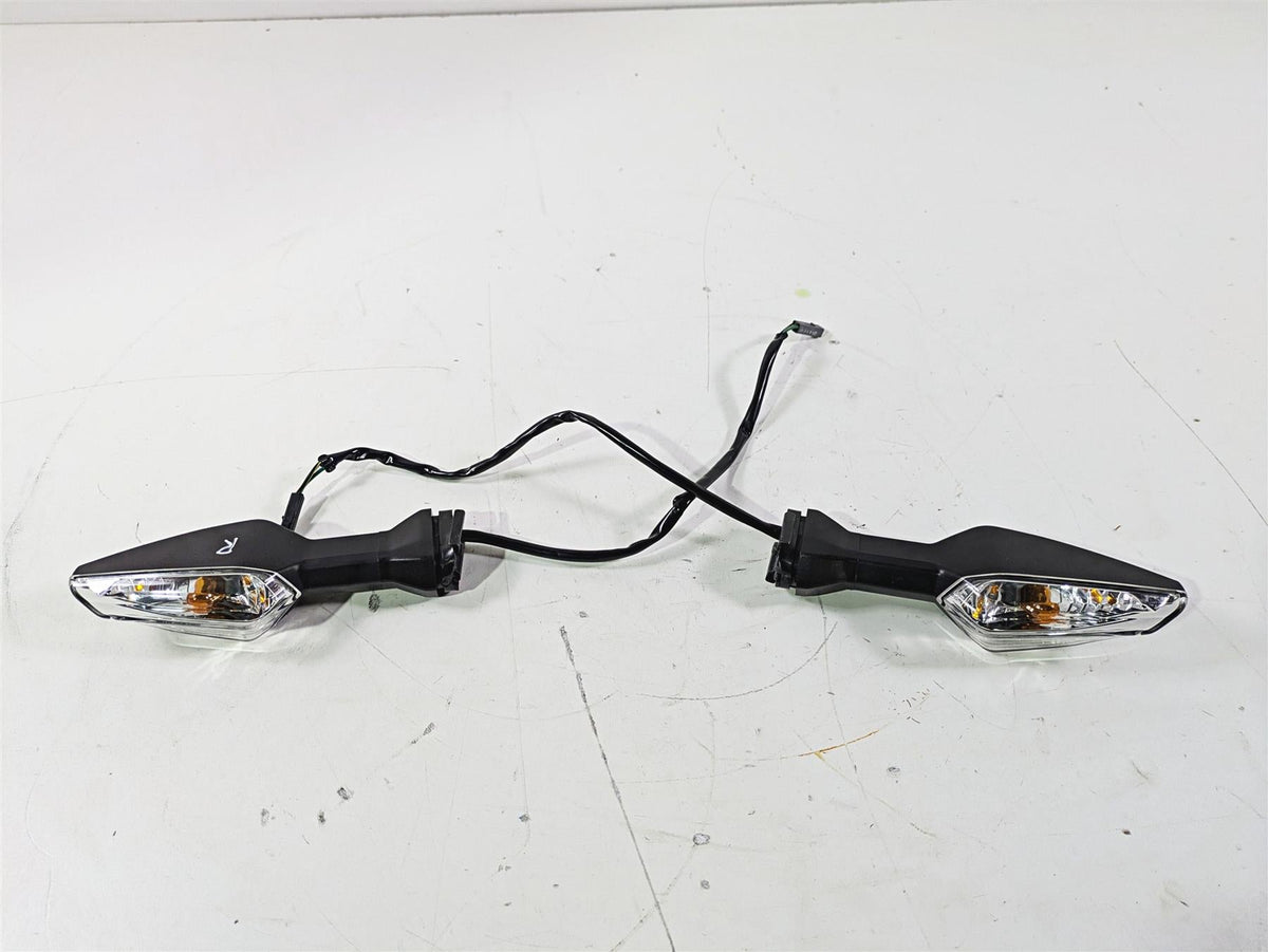2022 Kawasaki ZR900RS Cafe Front Blinker Turn Signal Set 23037-0537 23037-0538 {{ shop.shopifyCountryName }} - Mototech271