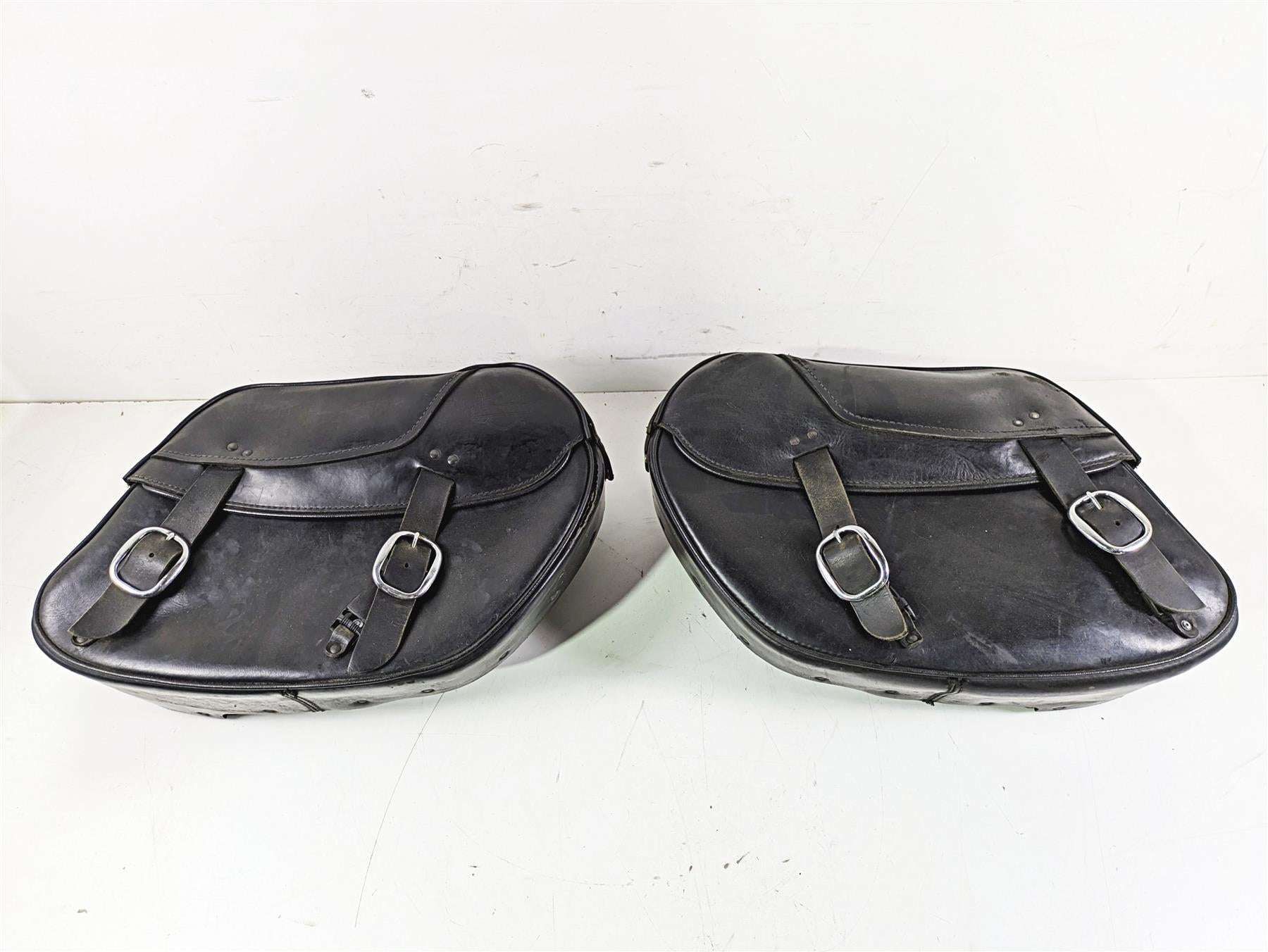 2002 Harley Dyna FXDL Low Rider Saddlebag Saddle Bag Set - Read 9036906D {{ shop.shopifyCountryName }} - Mototech271