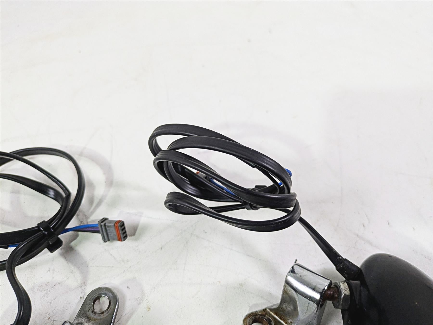 2018 Harley FXBR Softail Breakout Front Blinker Turn Signal Set -Read 67800523 {{ shop.shopifyCountryName }} - Mototech271