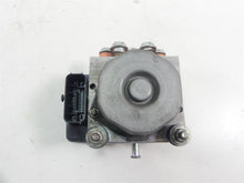 Load image into Gallery viewer, 2017 Harley Touring FLHTKL Electra Glide Abs Brake Pump Unit Module 41100046
