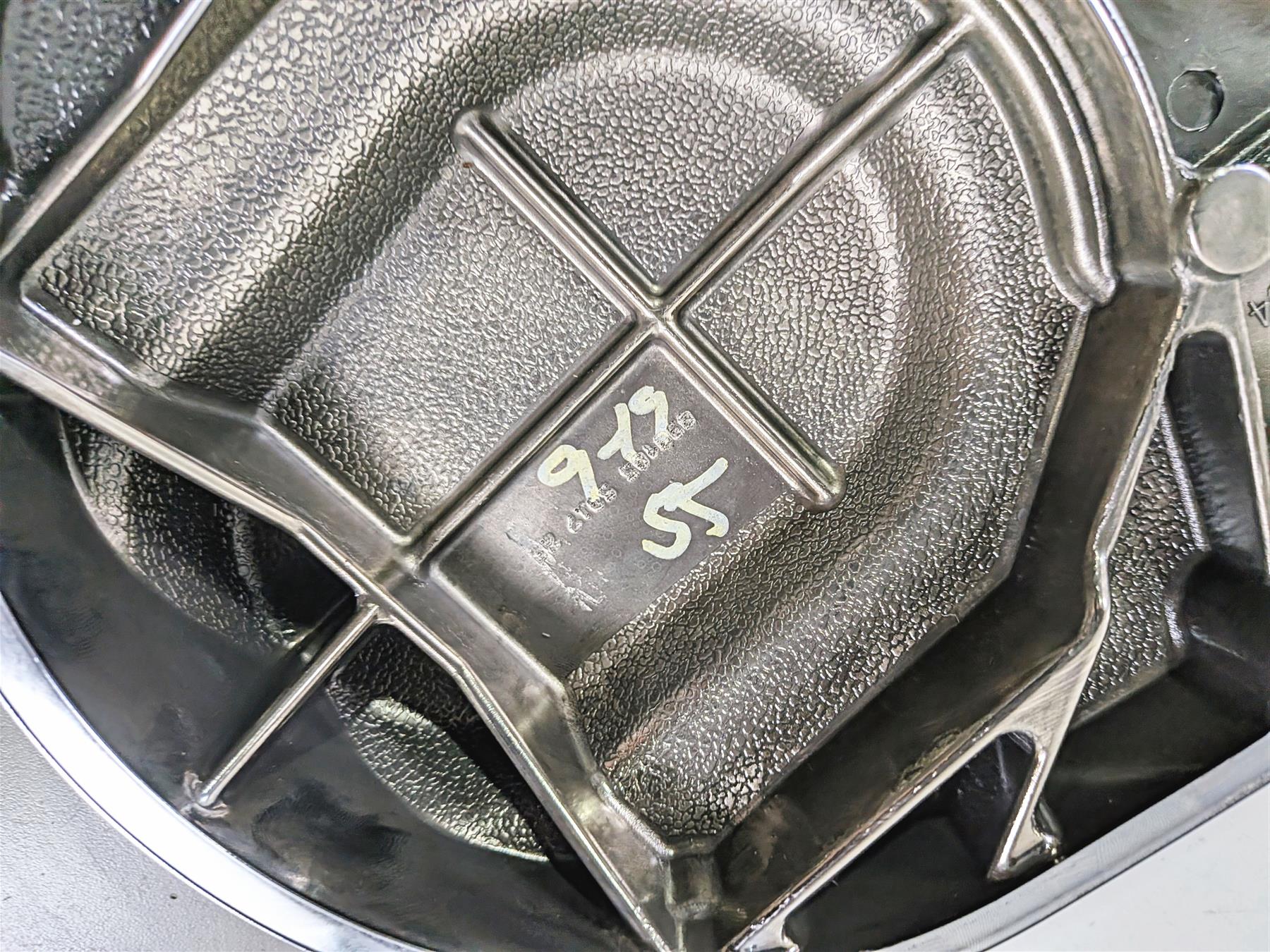 2006 Harley Touring FLHTCU SE CVO Electra Glide Outer Primary Cover 60685-04A-Mototech271