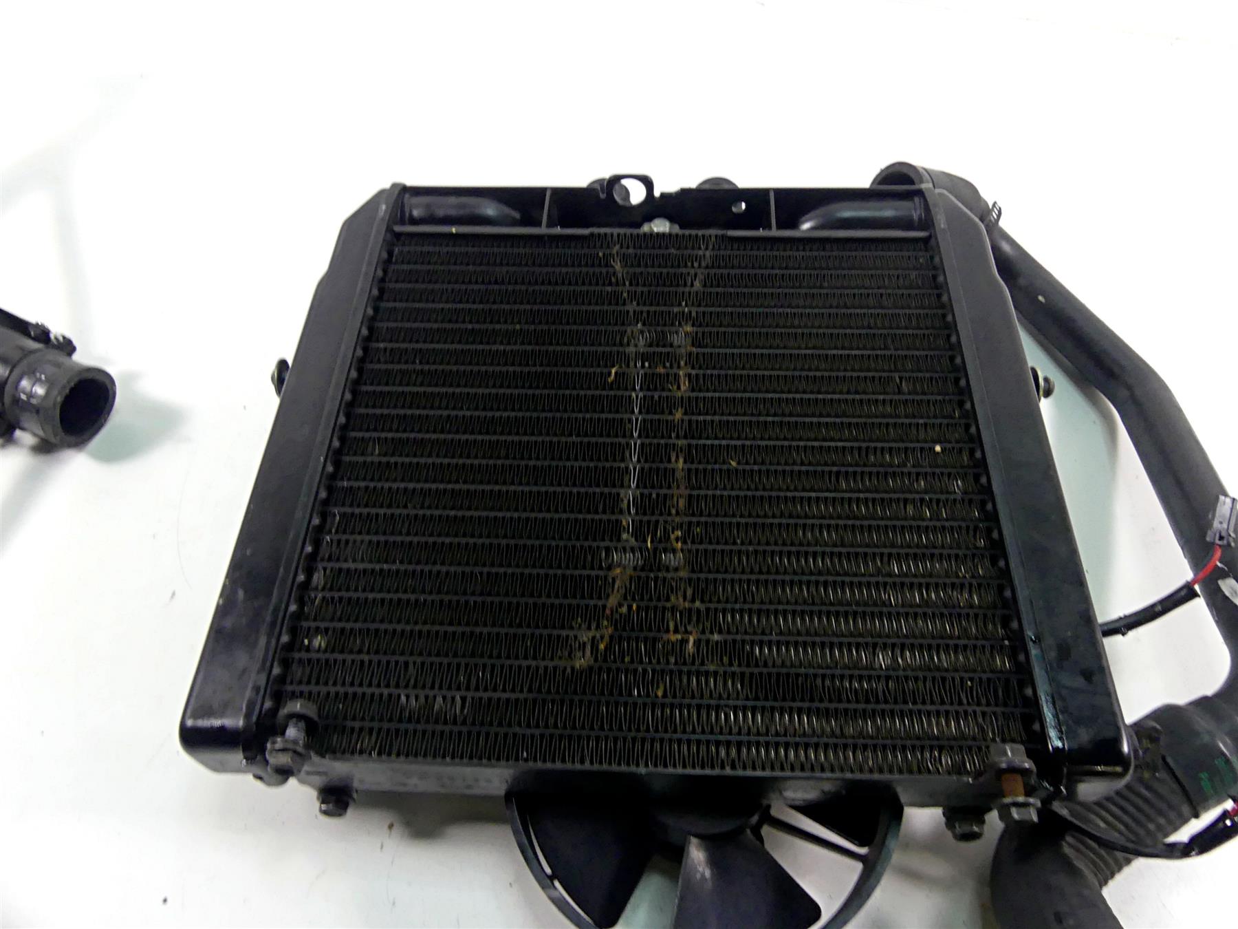 2005 Harley VRSCSE CVO V-Rod Radiator Fans Reservoir Hoses 26722-04 {{ shop.shopifyCountryName }} - Mototech271