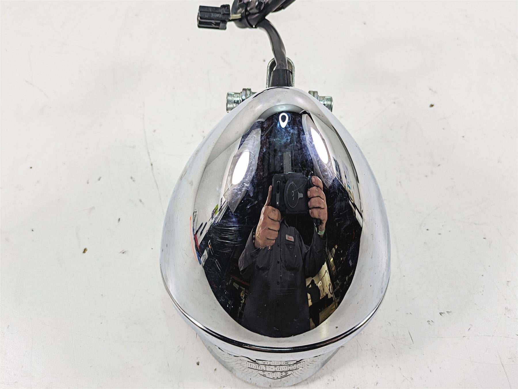 2000 Harley FXSTS Softail Springer Headlight Head Light Lamp + Visor 69769-05A {{ shop.shopifyCountryName }} - Mototech271