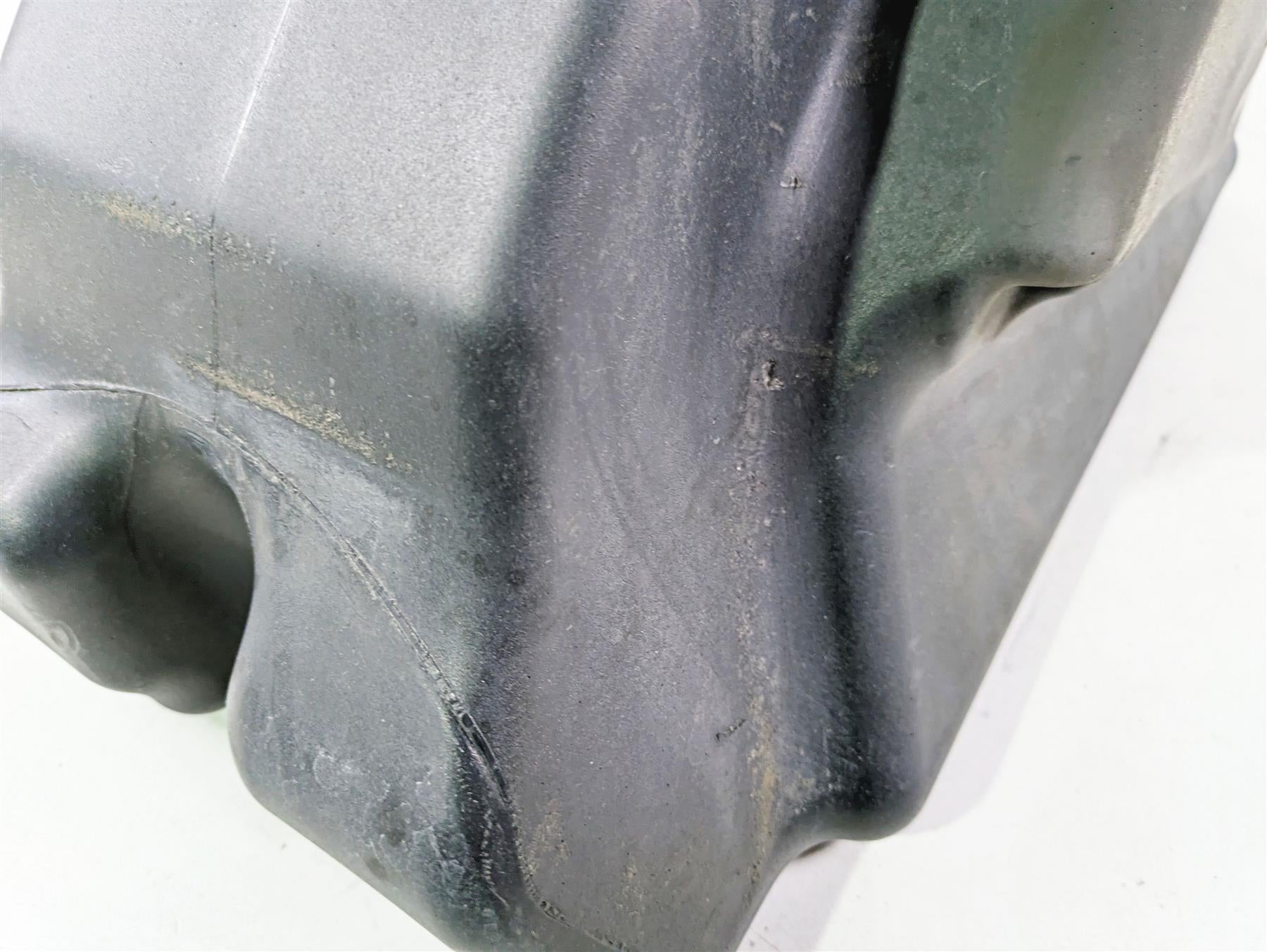 2013 Harley VRSCF Muscle Rod Plastic Fuel Gas Petrol Tank Reservoir 61328-07A {{ shop.shopifyCountryName }} - Mototech271