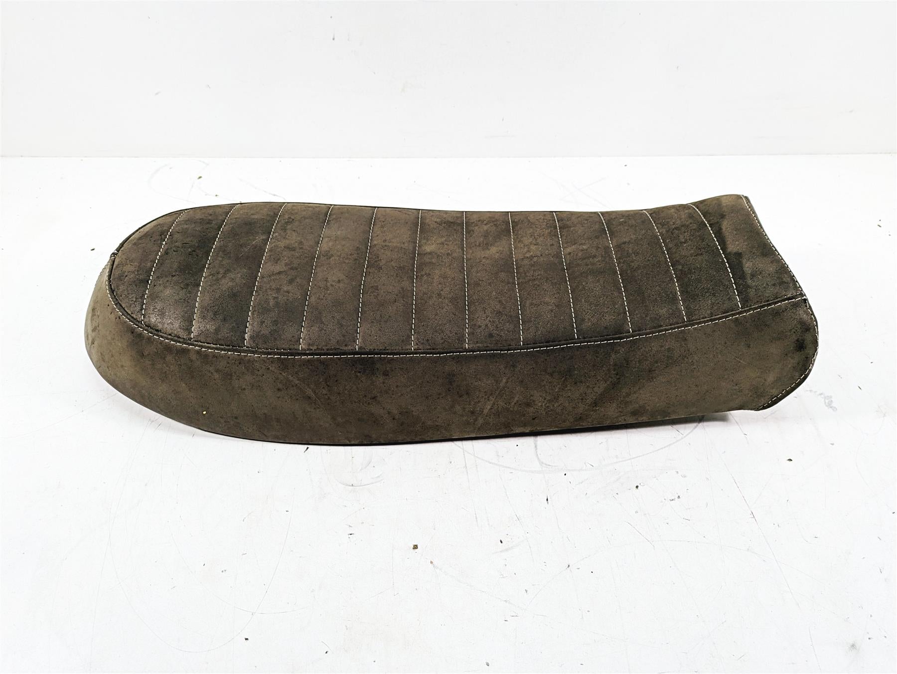 2013 Moto Guzzi V7 750 Stone Nice Recovered Brown Seat Saddle 978931 {{ shop.shopifyCountryName }} - Mototech271