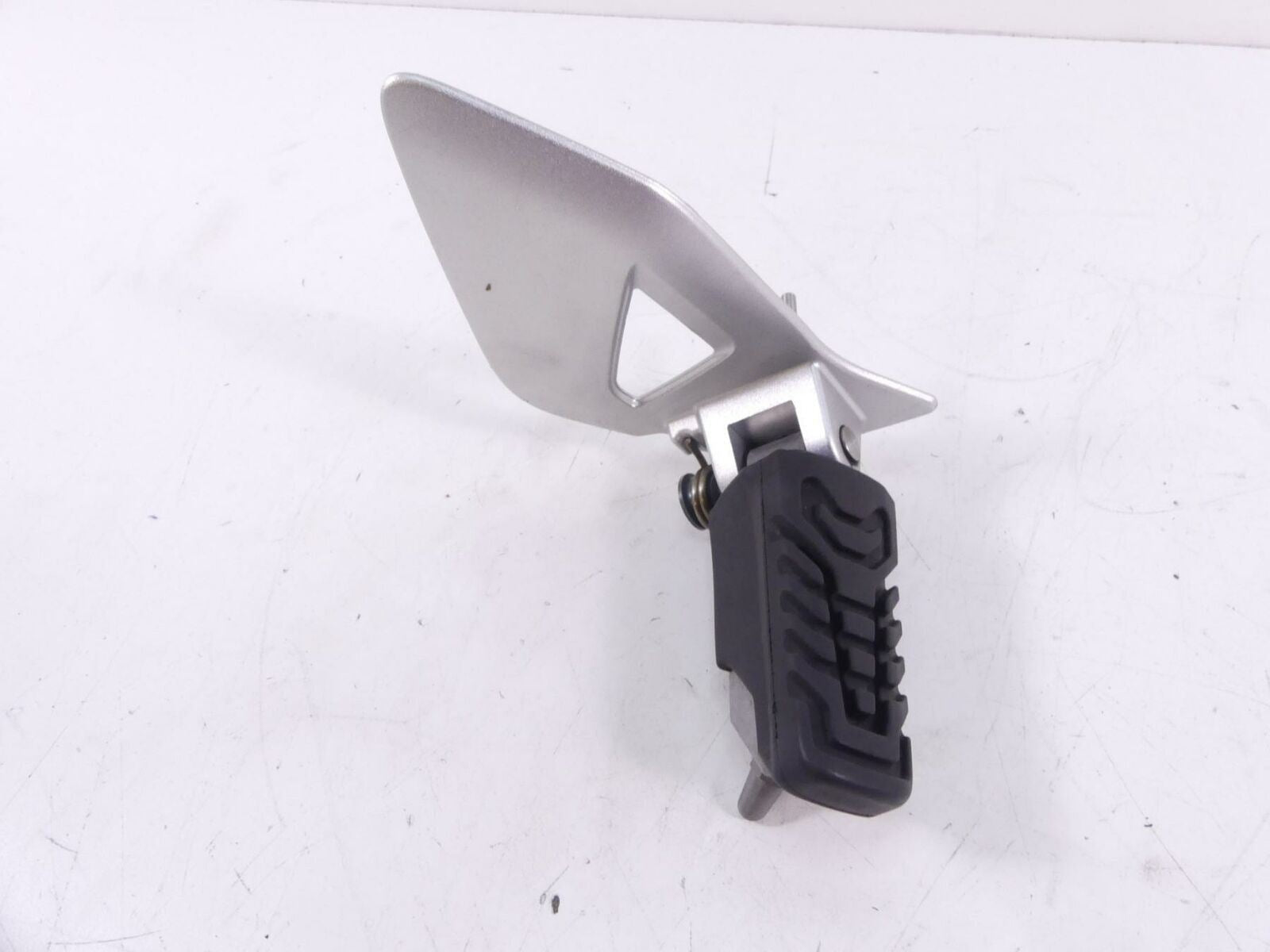 2014 BMW R1200 RT RTW K52 Right Front Rider Footpeg 46718535642 / 46718560382 {{ shop.shopifyCountryName }} - Mototech271