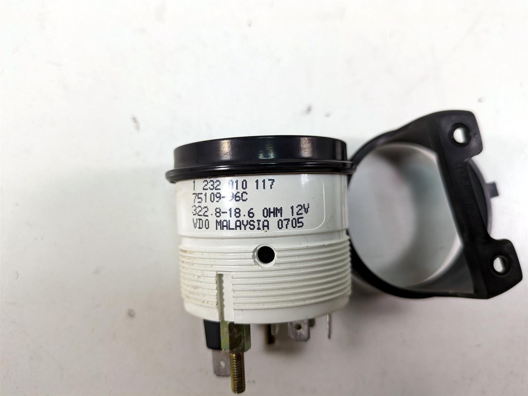 2006 Harley Touring FLHTCUI Electra Glide Air Temperature Temp Gauge 75109-96C {{ shop.shopifyCountryName }} - Mototech271