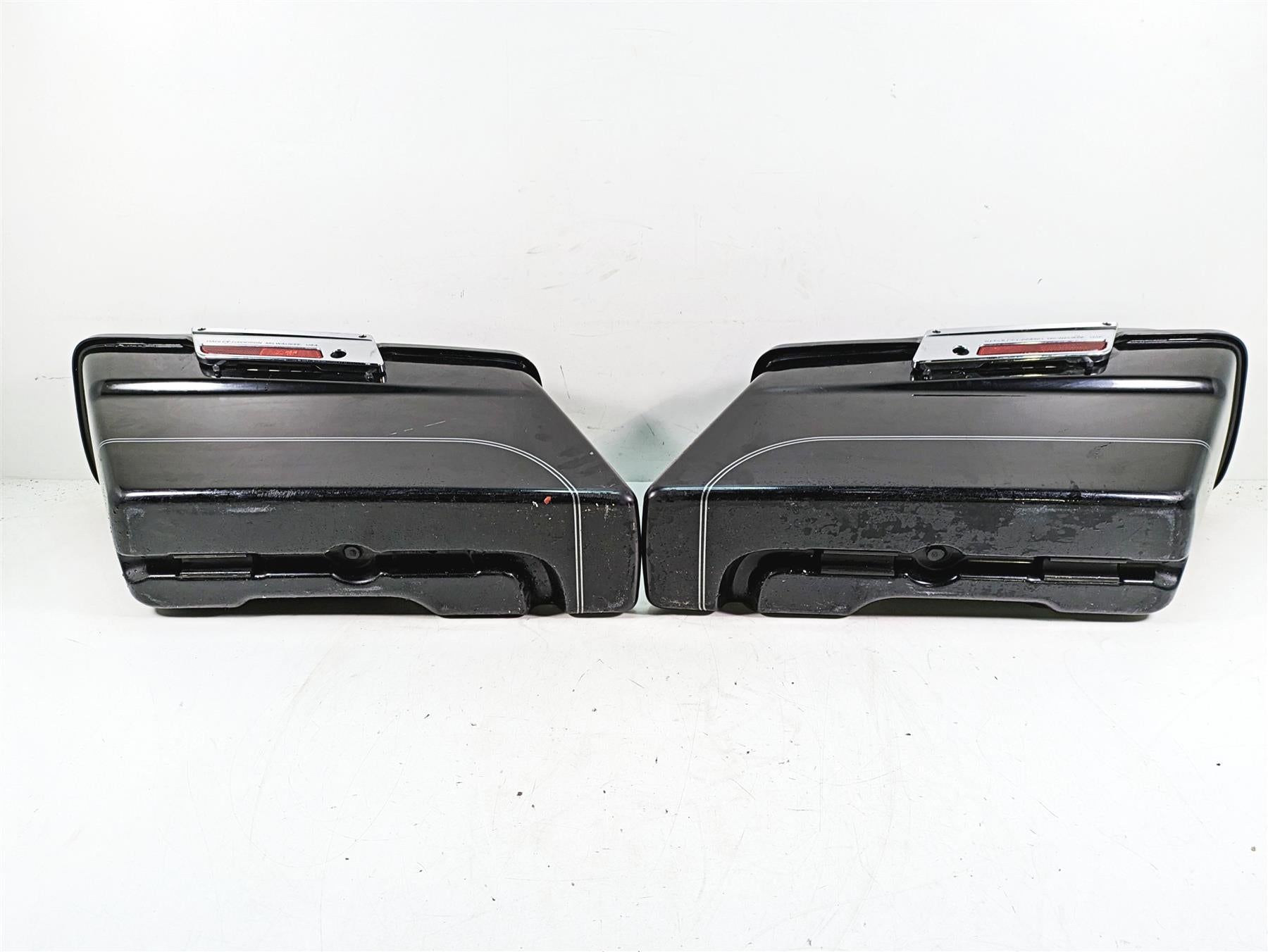2011 Harley Touring FLHR Road King Saddlebag Saddle Bag Set 91139-09 {{ shop.shopifyCountryName }} - Mototech271