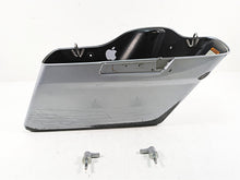 Load image into Gallery viewer, 2020 Harley Touring FLHX Street Glide Right Lower Saddlebag Bottom 90200412
