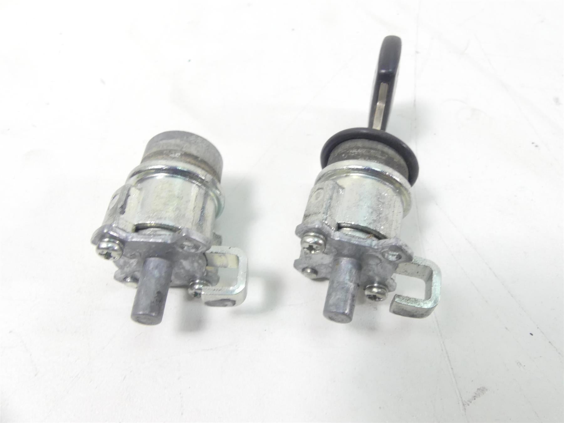 2012 Victory Cross Country Ignition Switch Key Lock Tank Cap Set 4012943 {{ shop.shopifyCountryName }} - Mototech271