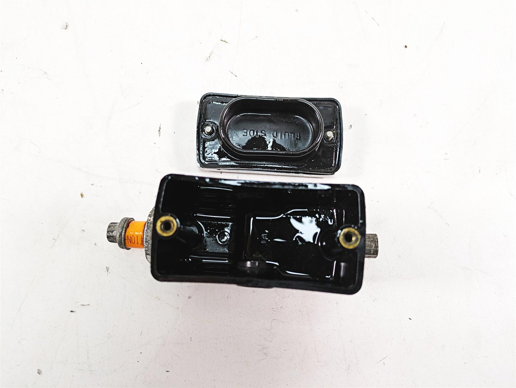 1999 Harley Dyna FXDL Low Rider Rear Brake Master Cylinder 42474-90C {{ shop.shopifyCountryName }} - Mototech271