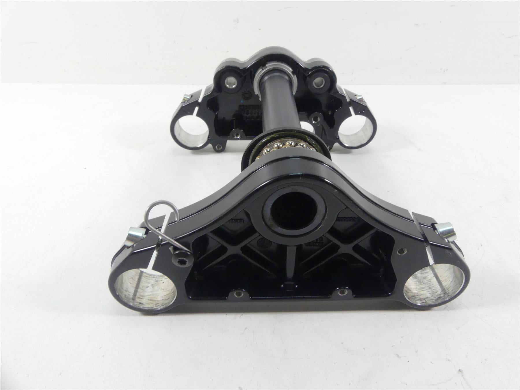 2019 Moto Guzzi V7 III Stone 750 Upper Lower Triple Tree Set 2B003251 2B003250 {{ shop.shopifyCountryName }} - Mototech271