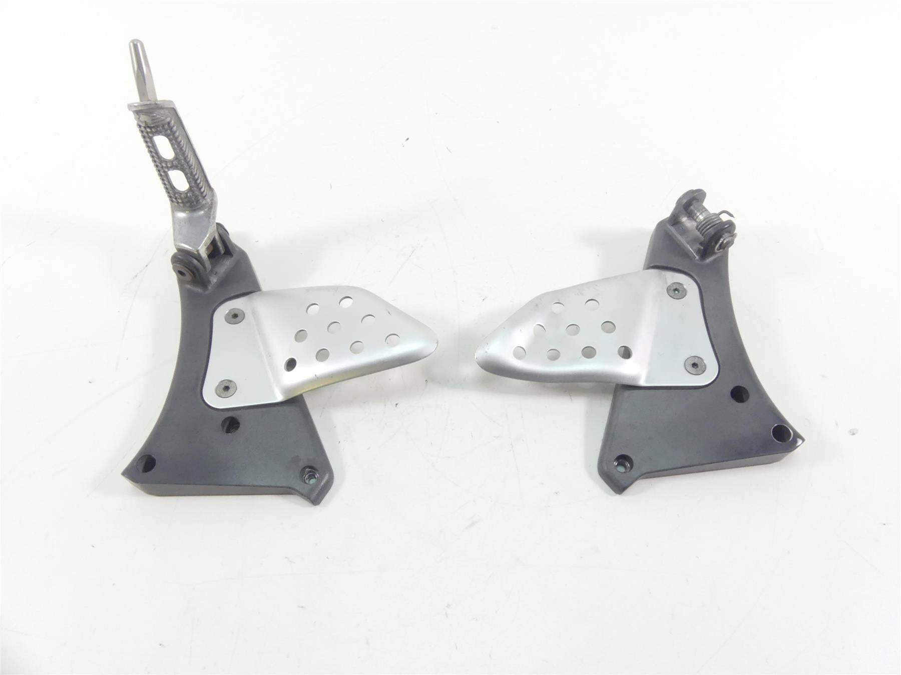 2007 Buell XB12 SS Lightning Right Left Footpeg Mount Set N0402.02A8YBP {{ shop.shopifyCountryName }} - Mototech271