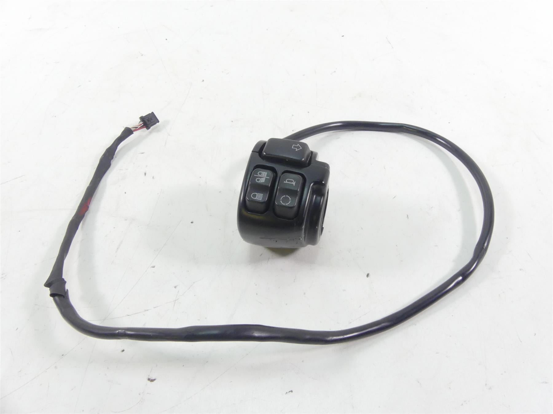 2016 Harley FLS Softail Slim Left Hand Turn Signal Light Control Switch 71500292 | Mototech271