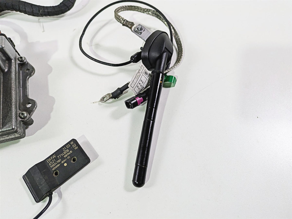2019 BMW R1250RT K52 Bluetooth Radio + Wiring & Antennas Set 65128542065 {{ shop.shopifyCountryName }} - Mototech271
