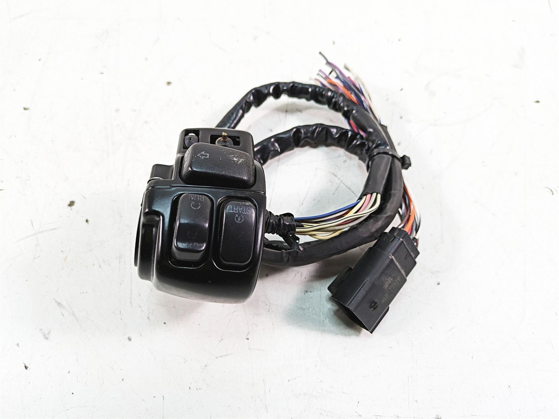 2013 Harley Touring FLHX Street Glide Right Hand Control Switch - Read 71684-06A {{ shop.shopifyCountryName }} - Mototech271