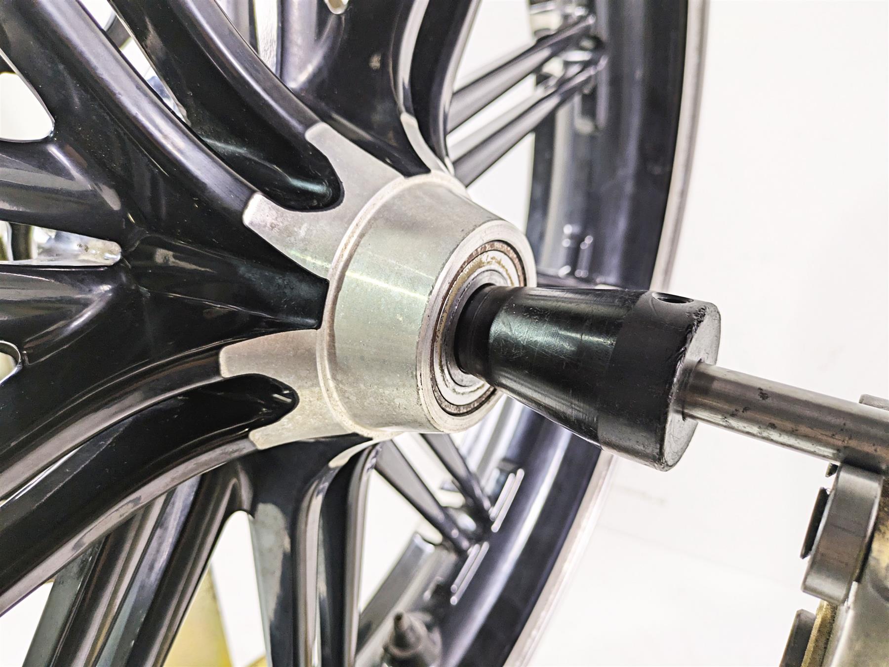 2018 Harley FXBR Softail Breakout Front 21x3.5 Wheel Rim - Dent Runout 43300433 {{ shop.shopifyCountryName }} - Mototech271