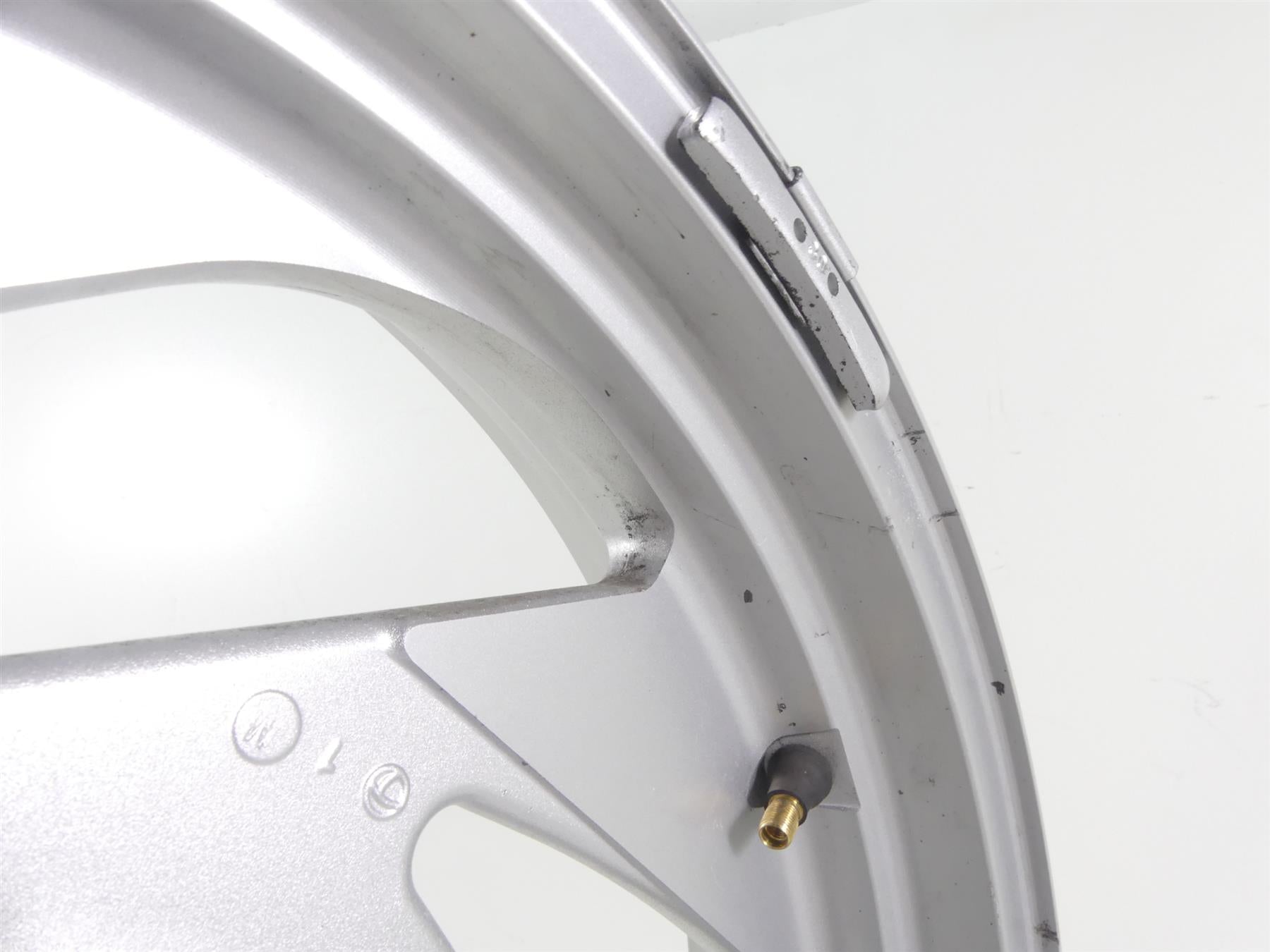 2007 Suzuki M109R VZR1800 Boulevard Straight Front Wheel Rim 18x3.5 54111-48G20- {{ shop.shopifyCountryName }} - Mototech271