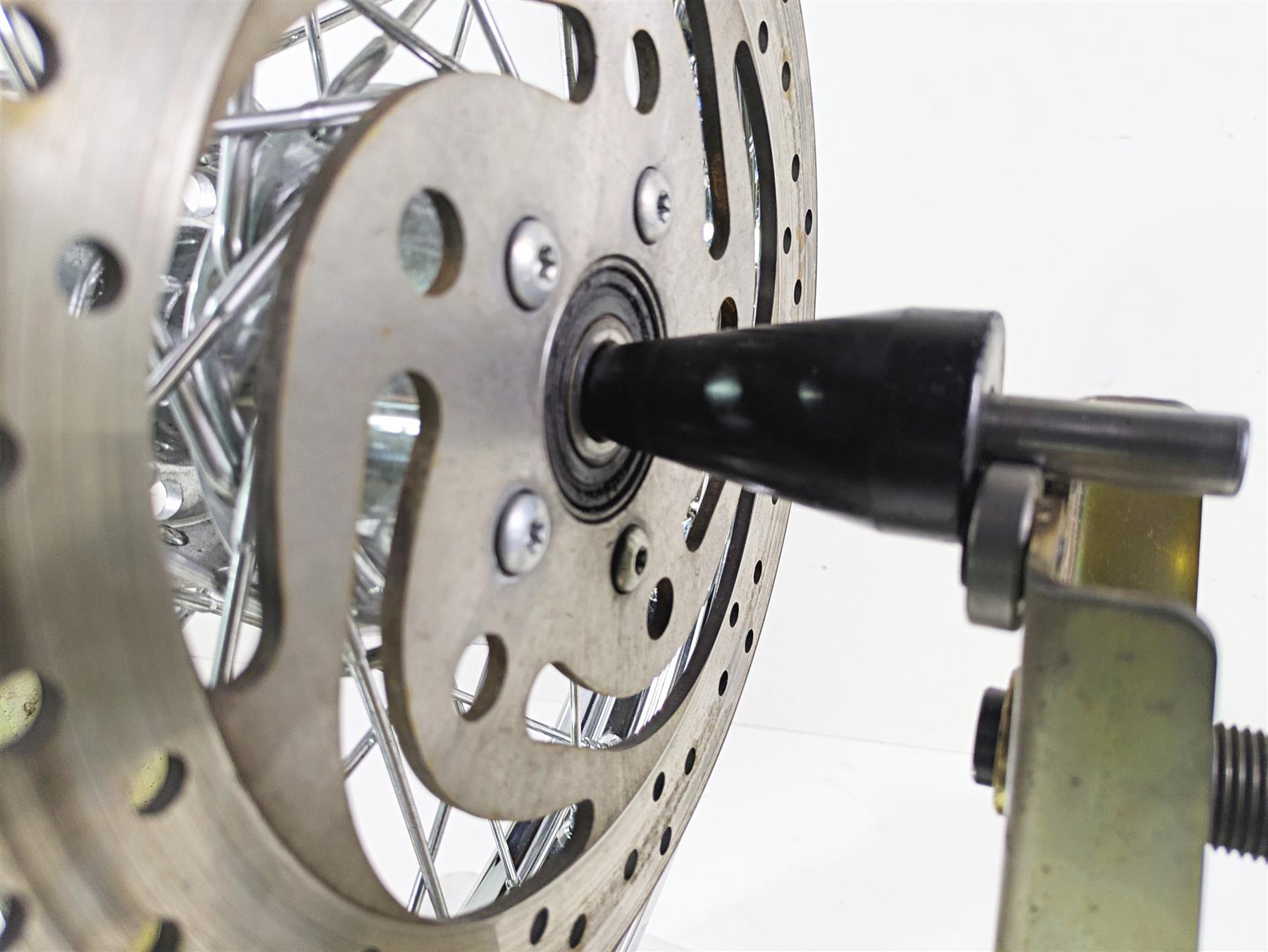 2004 Harley Softail FXSTDI Deuce Straight Front Wheel Rim Spoke 21x2.15 43671-05 {{ shop.shopifyCountryName }} - Mototech271