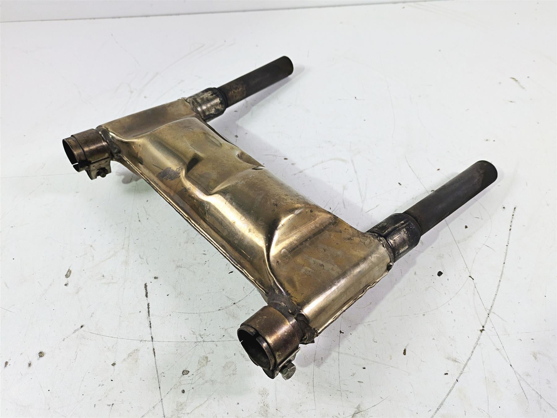 1998 Moto Guzzi California 1100 EV Exhaust Center Header Chamber GU03123900 {{ shop.shopifyCountryName }} - Mototech271