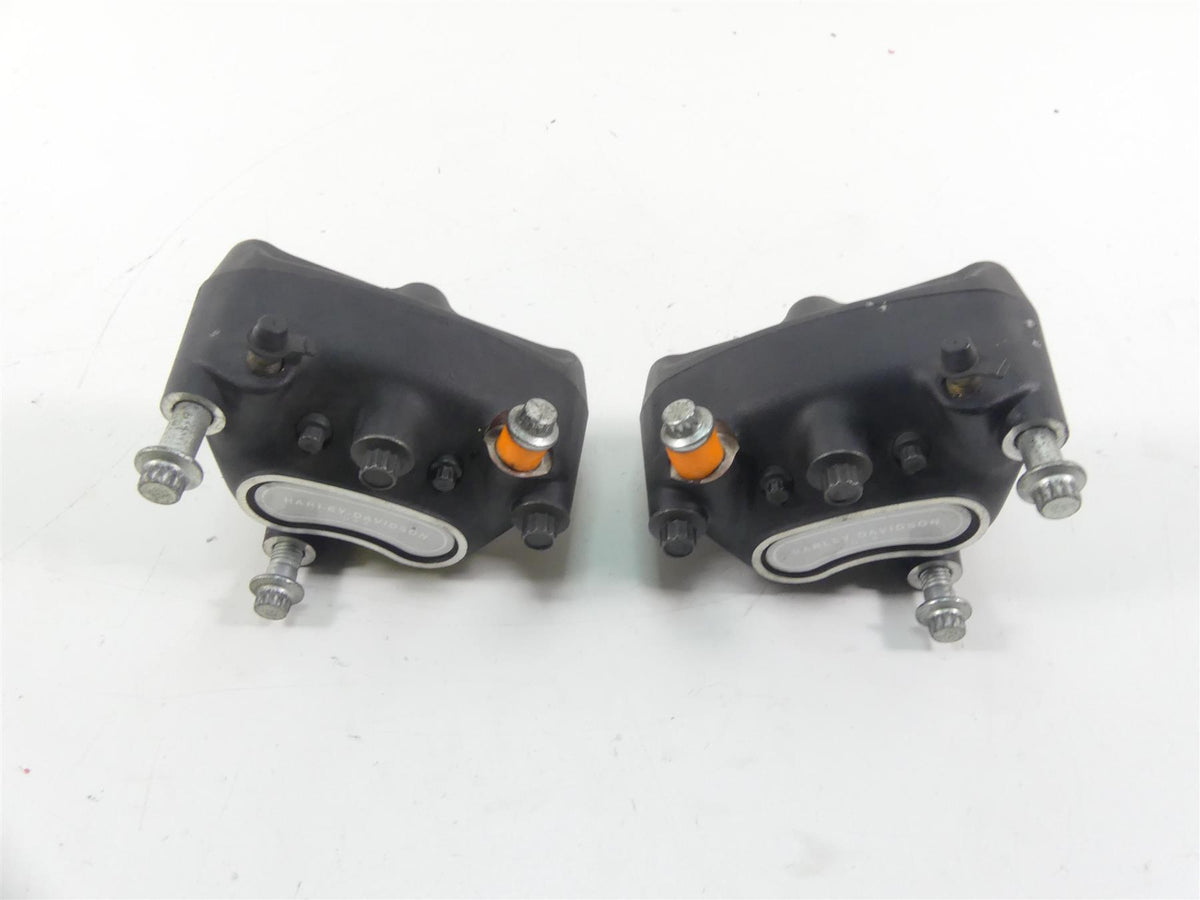 2005 Harley Touring FLHRSI Road King Front Brake Caliper Set 44023-00C 44046-00D {{ shop.shopifyCountryName }} - Mototech271