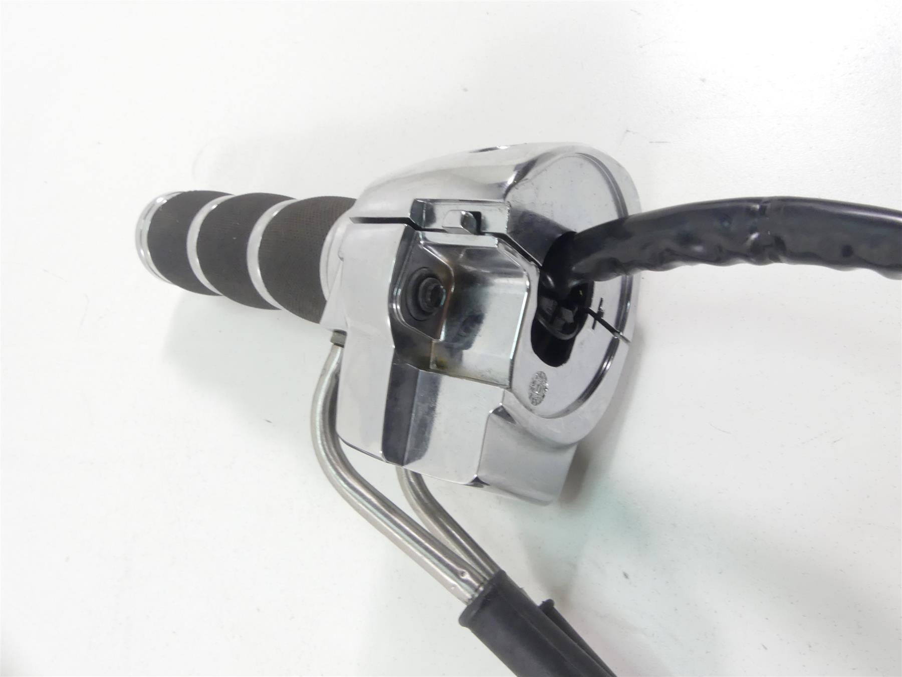 2004 Harley FLHTC SE CVO Electra Glide Right Throttle Control Switch 71684-06A {{ shop.shopifyCountryName }} - Mototech271