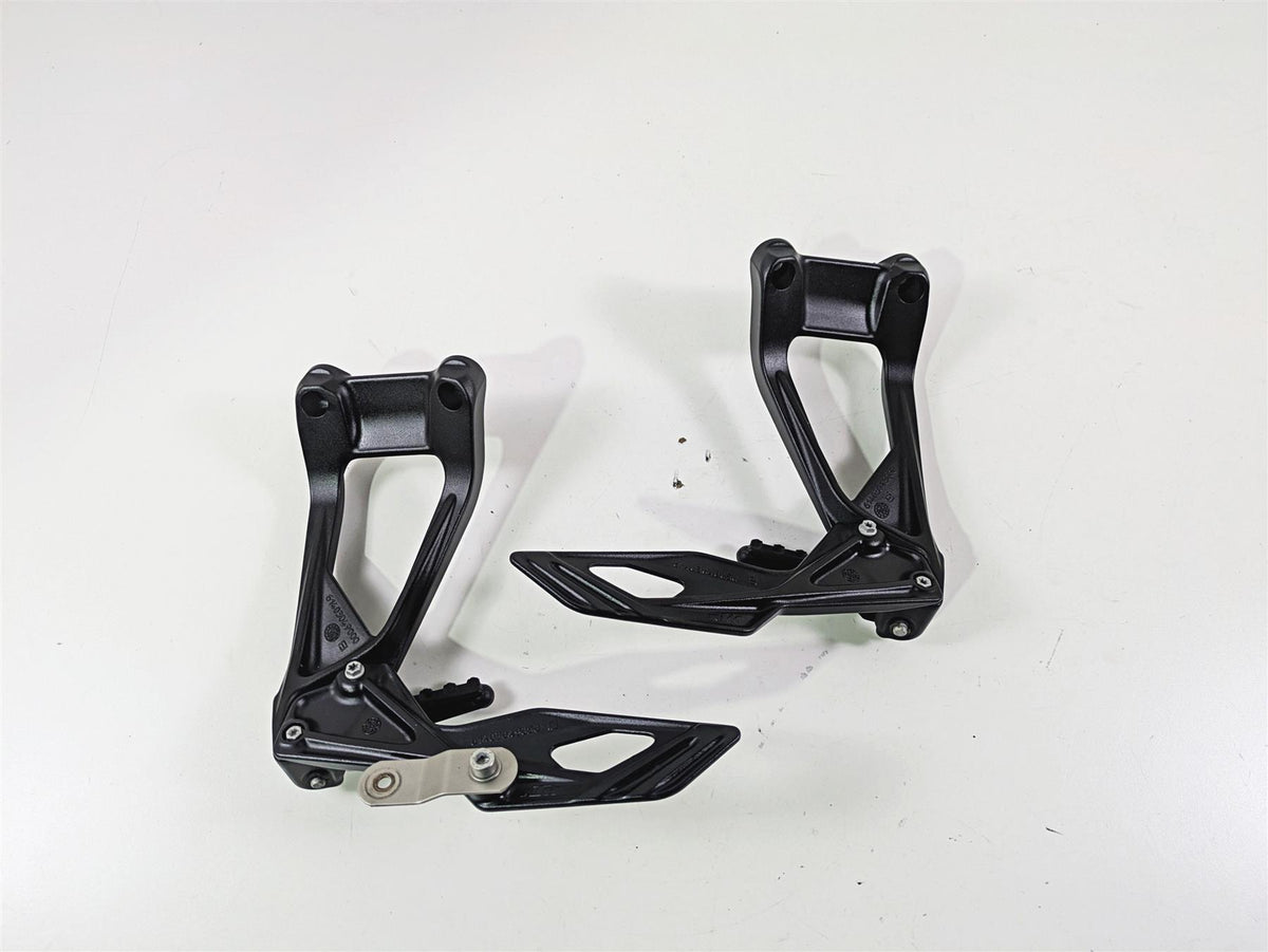 2017 KTM 1290 Super Duke GT Rear Passenger Footpeg 6140304800033S 6140304900033S {{ shop.shopifyCountryName }} - Mototech271