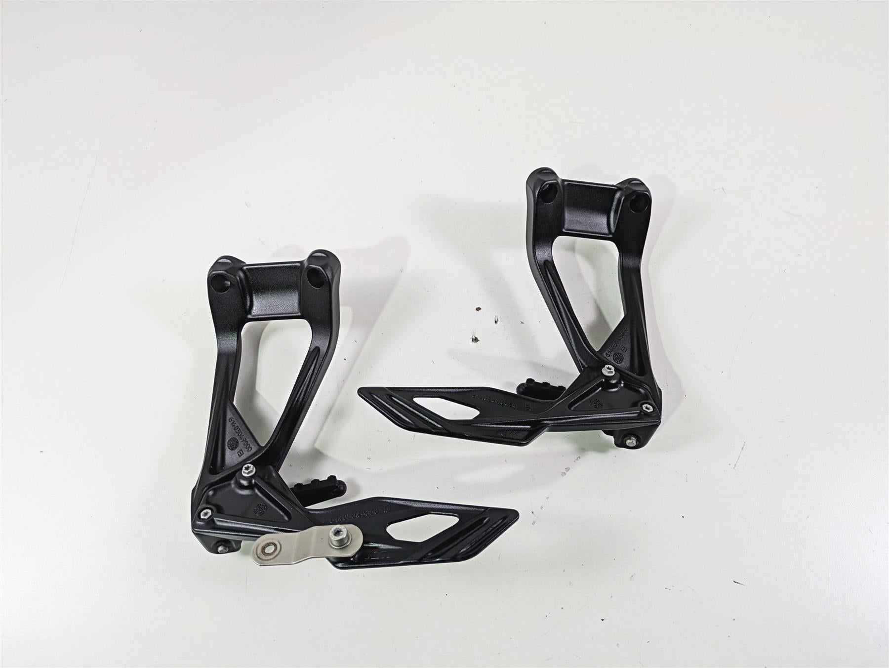 2017 KTM 1290 Super Duke GT Rear Passenger Footpeg 6140304800033S 6140304900033S {{ shop.shopifyCountryName }} - Mototech271