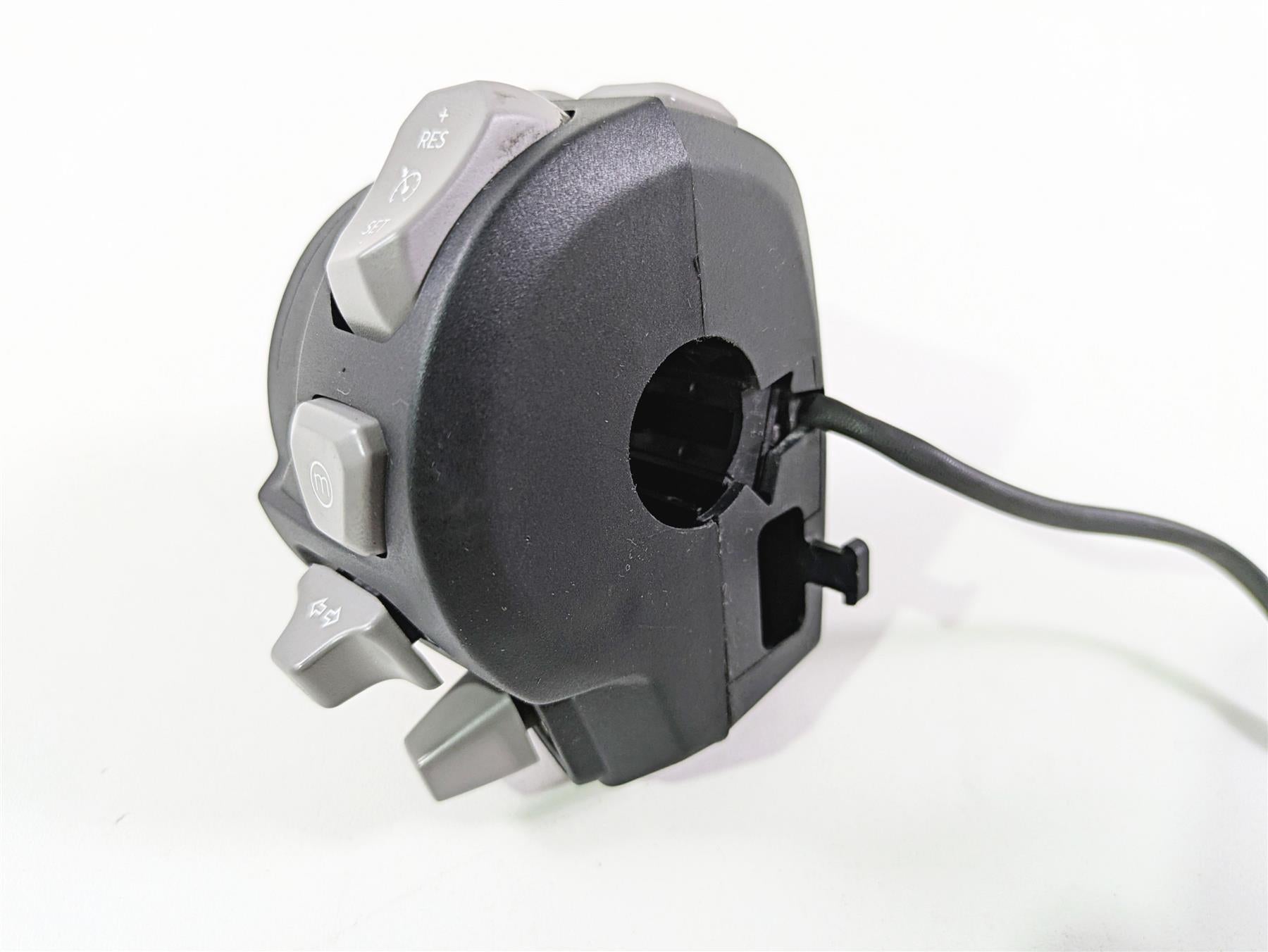 2024 Triumph Tiger 900 GT Left Hand Turn Signal Control Switch T2044782 {{ shop.shopifyCountryName }} - Mototech271