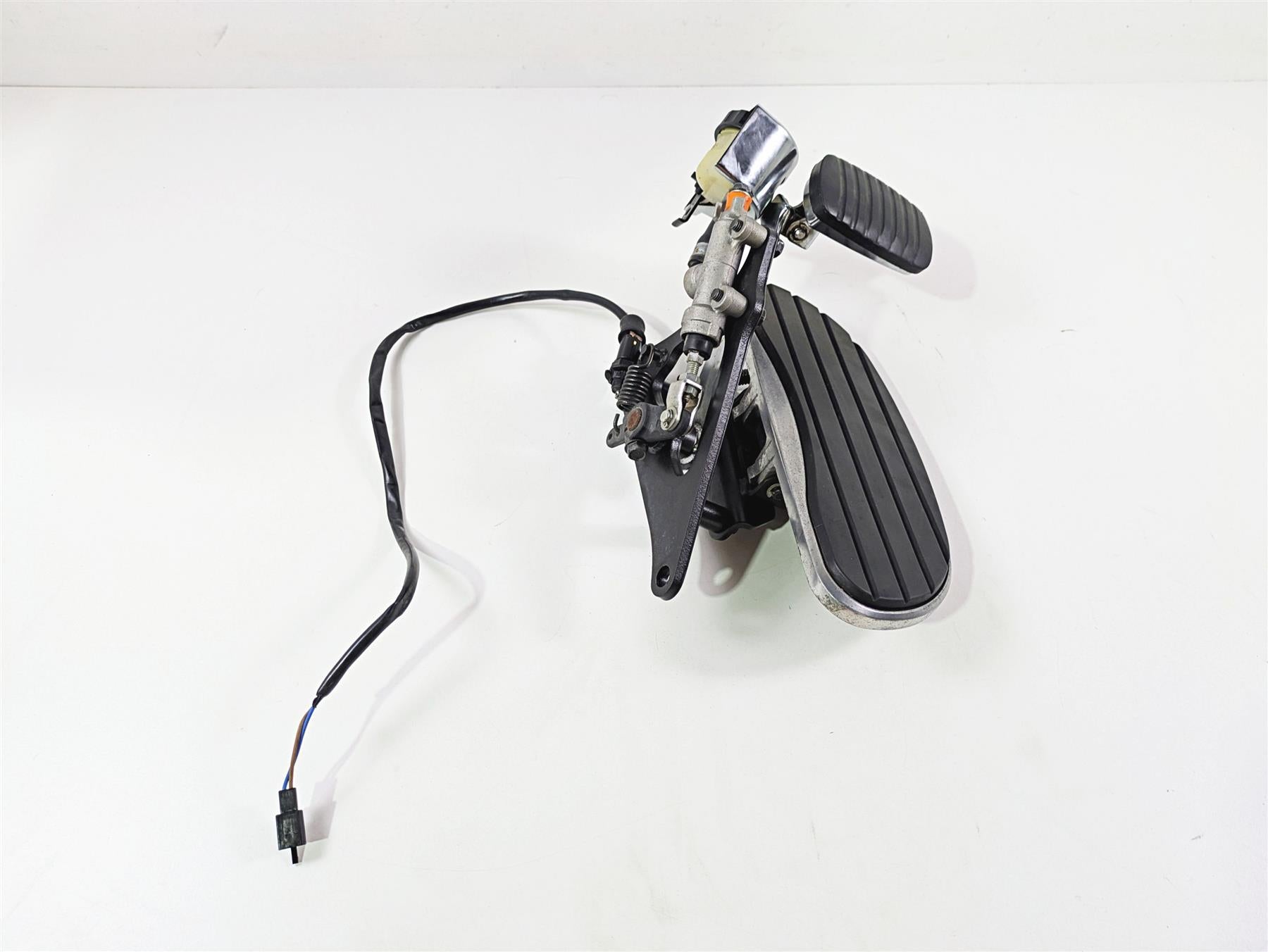 2008 Kawasaki VN1600 Vulcan Nomad Right Front Floorboard Set 34003-0062 {{ shop.shopifyCountryName }} - Mototech271