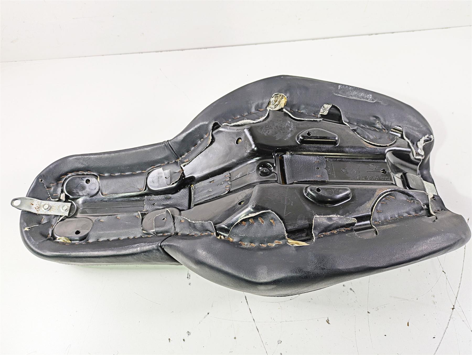 2007 Harley FXDWG Dyna Wide Glide Driver Rider Duo Seat Saddle 53079-06 {{ shop.shopifyCountryName }} - Mototech271