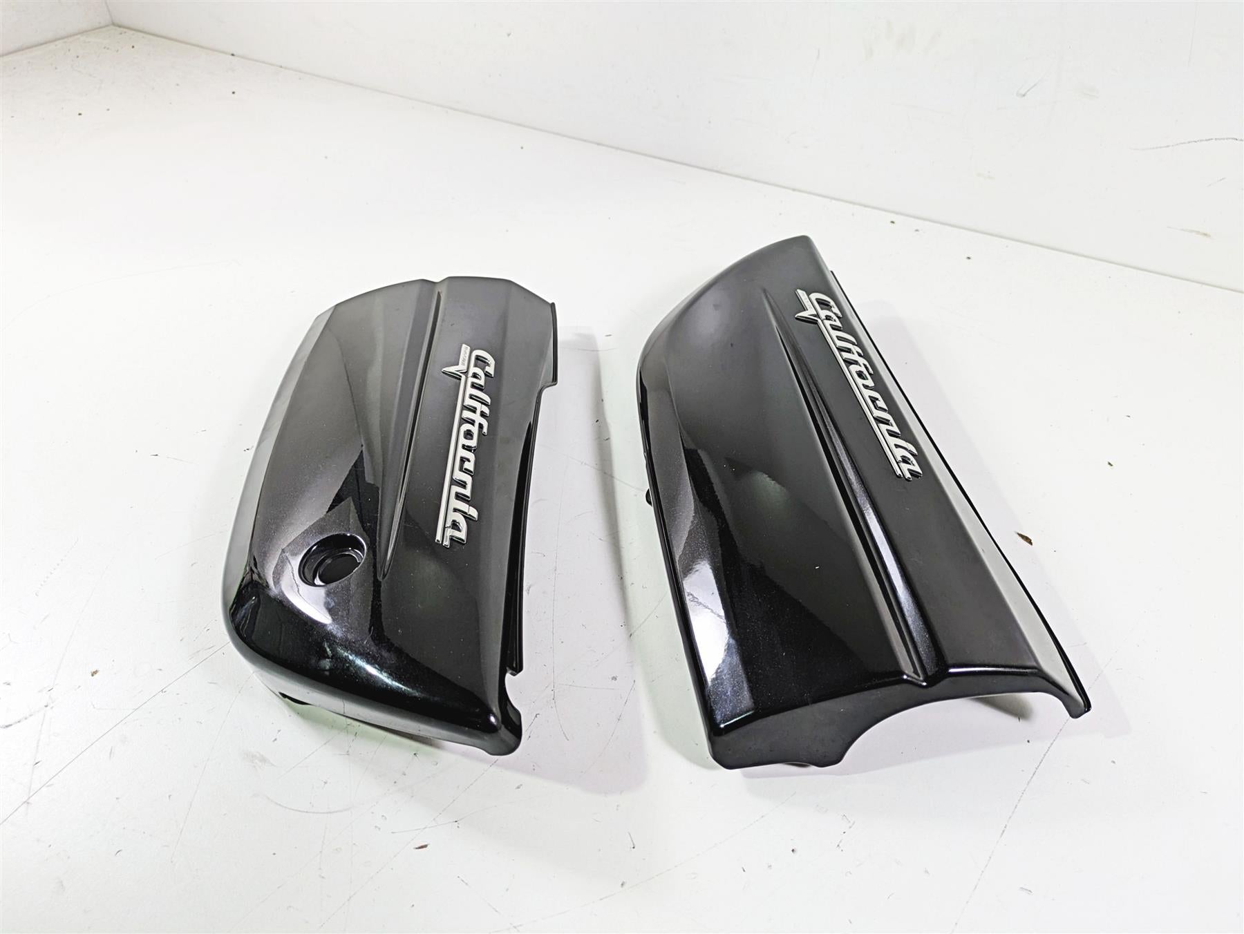 2014 Moto Guzzi California 1400 Touring Side Cover Fairing Set - Read B064019 {{ shop.shopifyCountryName }} - Mototech271