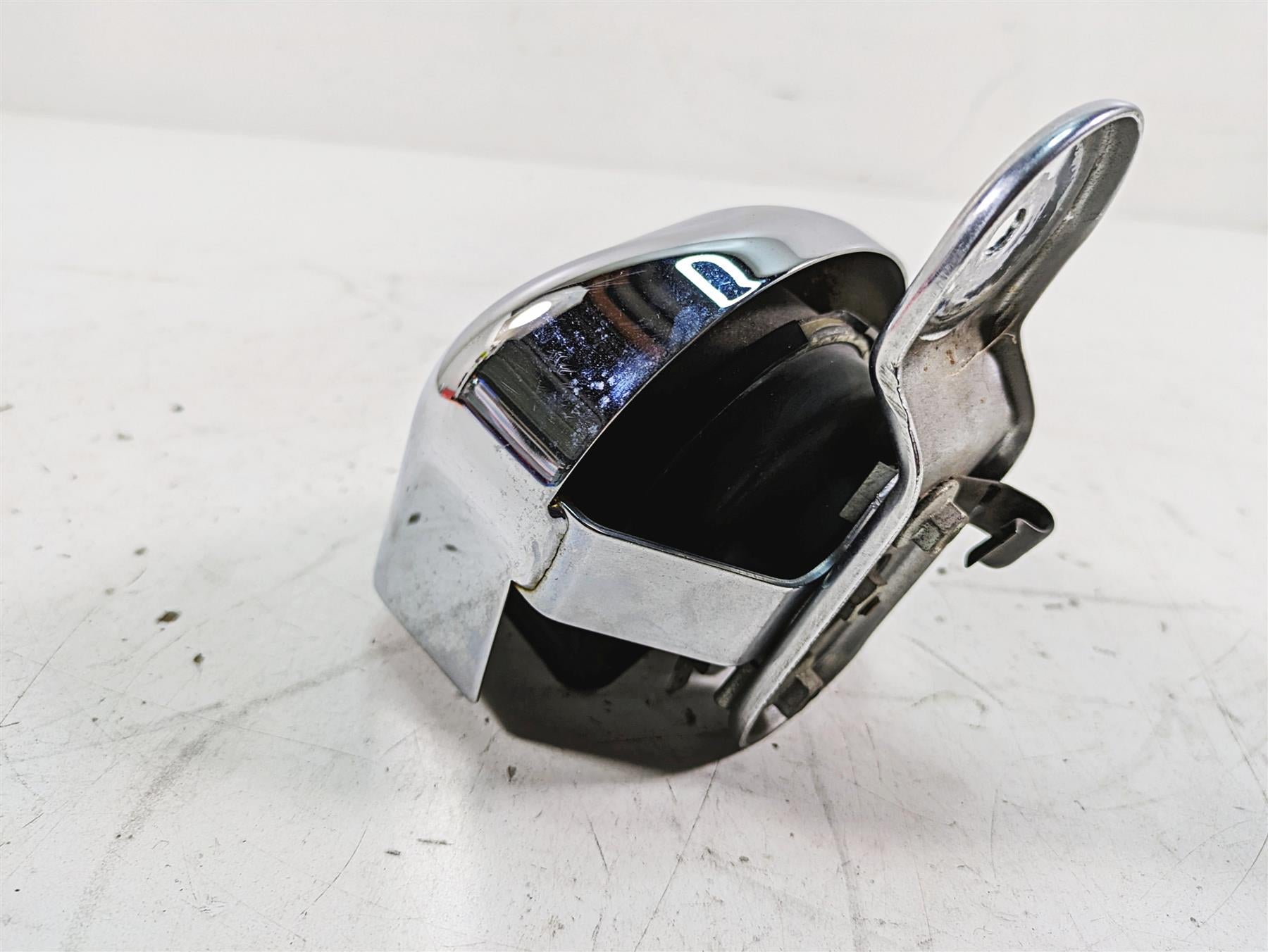 2011 Harley Touring FLHR Road King Horn & Cover 61300478A {{ shop.shopifyCountryName }} - Mototech271