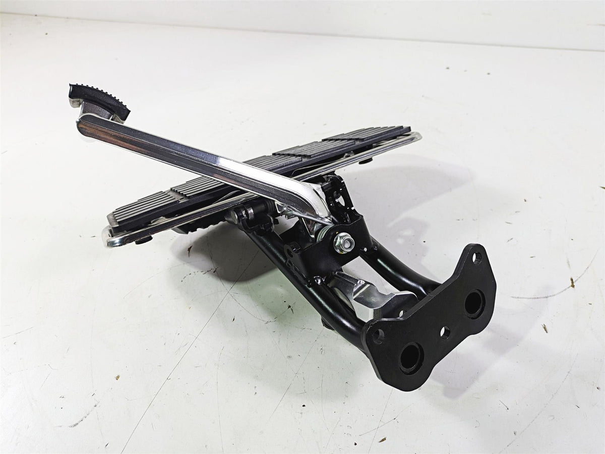 2014 Moto Guzzi California 1400 Touring Right Floorboard & Brake Pedal 887302 {{ shop.shopifyCountryName }} - Mototech271