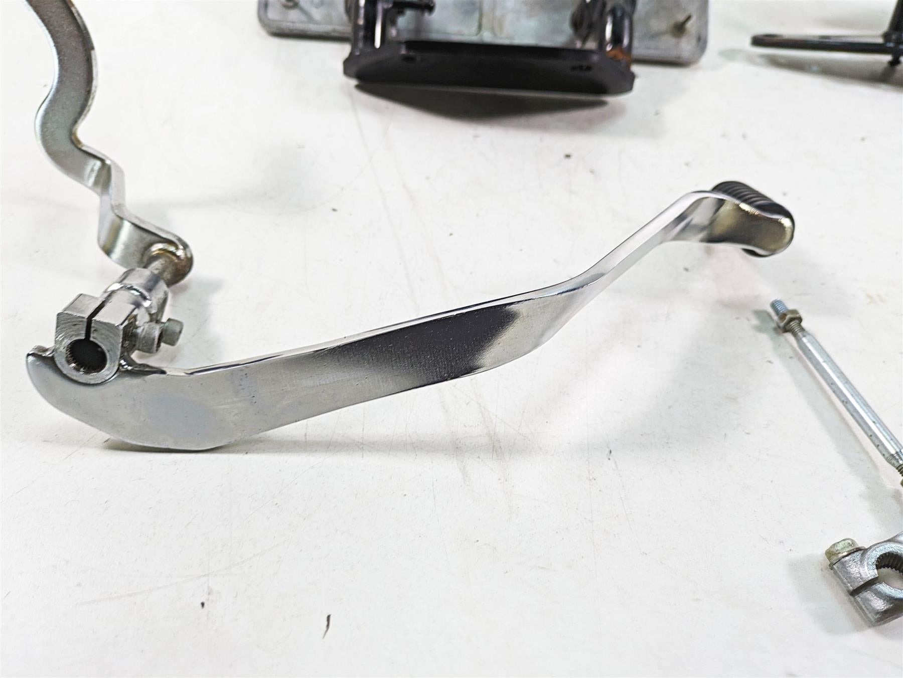 1997 Kawasaki VN1500 Vulcan Front Rider Footpeg Shift Brake Pedal Set 34003-1290 {{ shop.shopifyCountryName }} - Mototech271