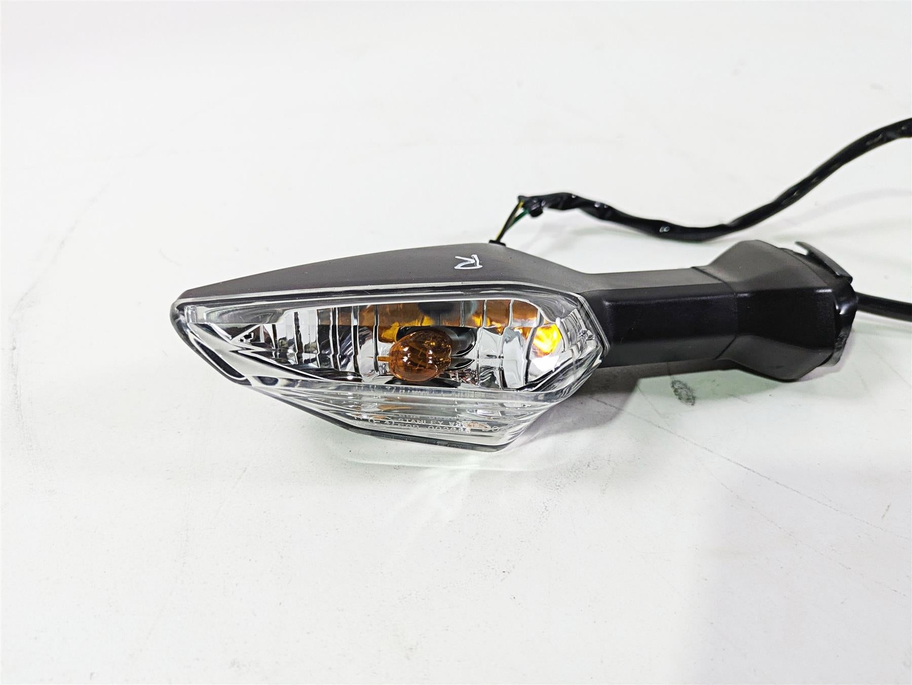 2022 Kawasaki ZR900RS Cafe Front Blinker Turn Signal Set 23037-0537 23037-0538 {{ shop.shopifyCountryName }} - Mototech271