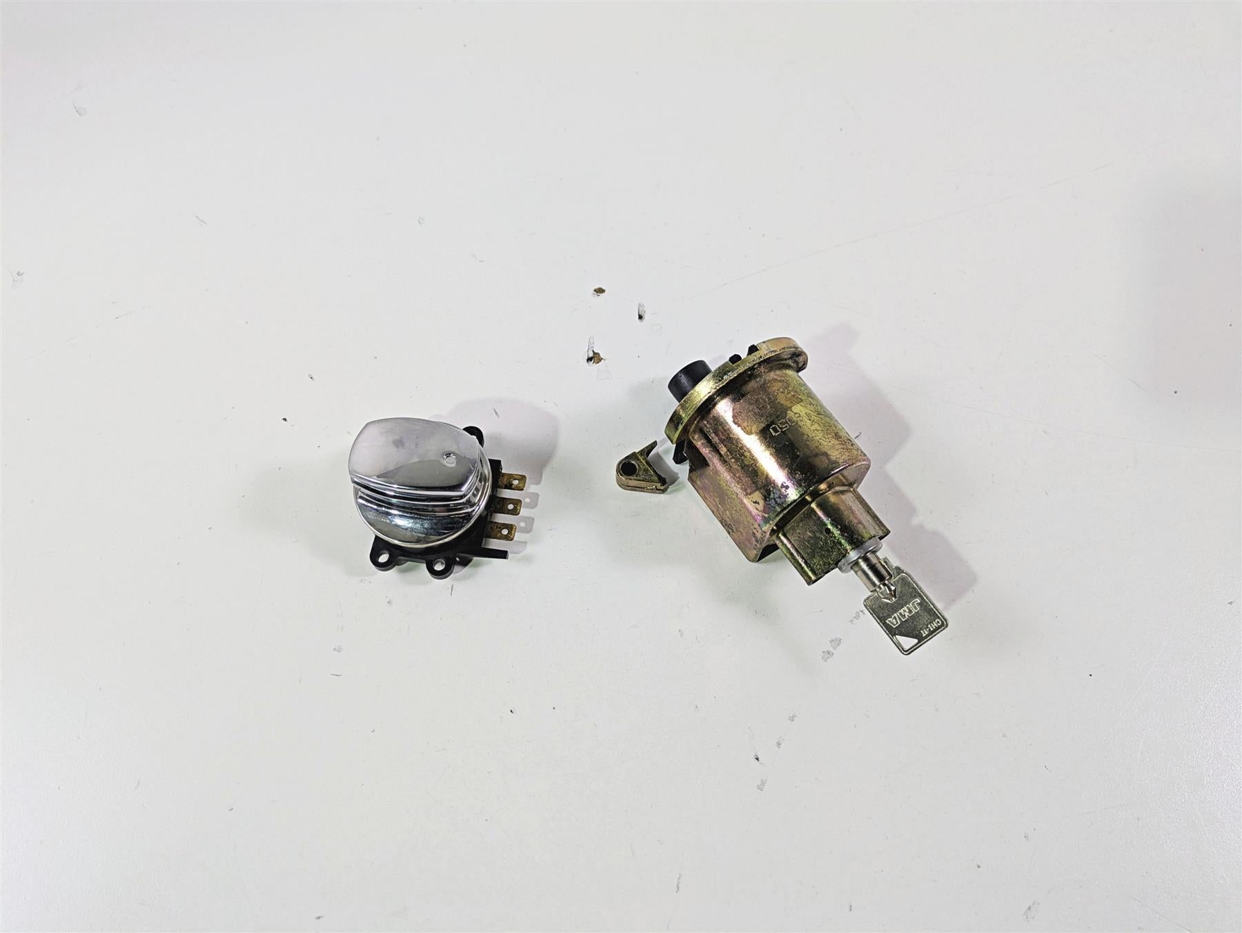 1998 Harley Touring FLHRCI Road King Ignition Switch Key Lock Set -Read 71313-96