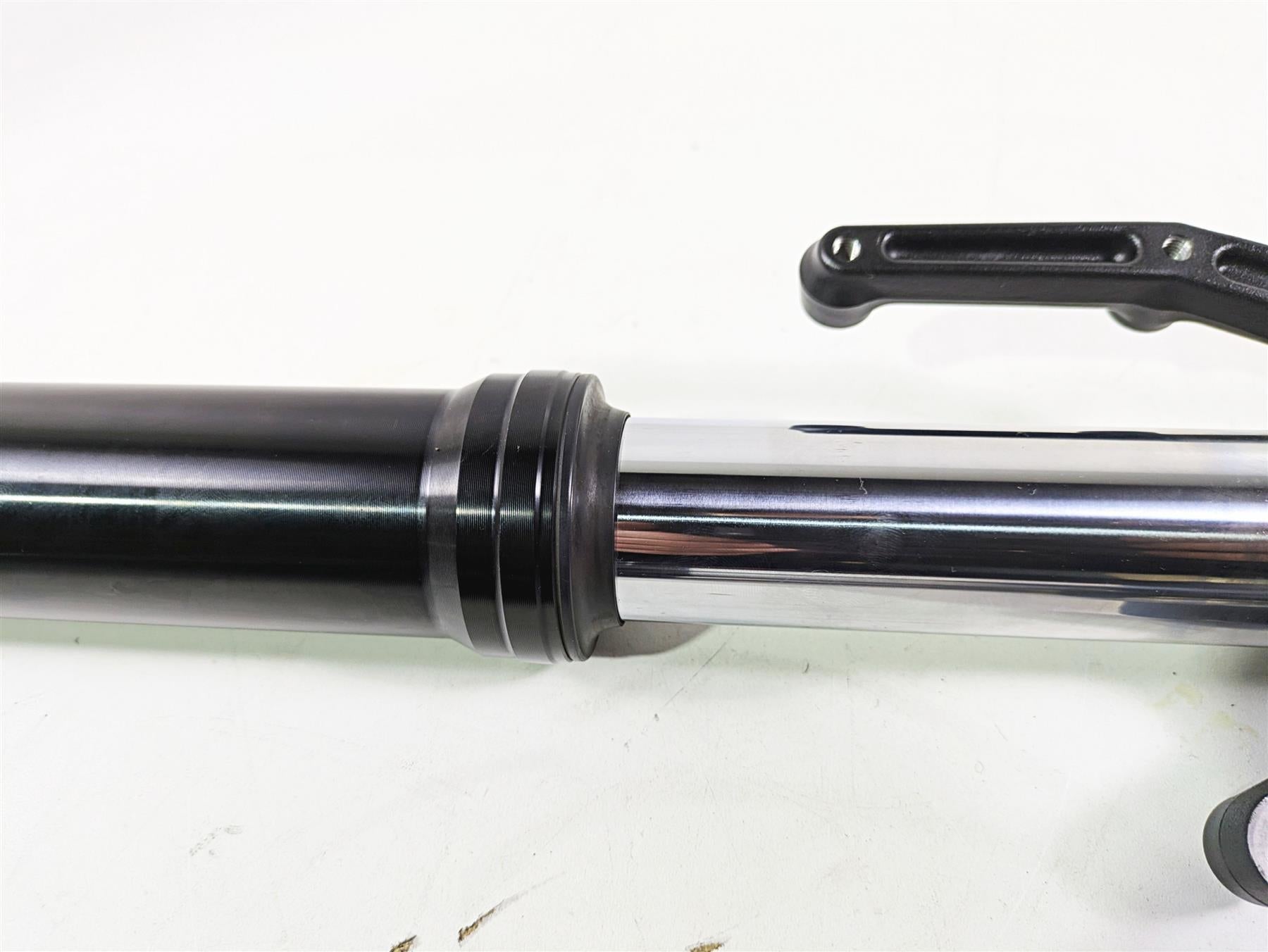 2021 Kawasaki Z900 ZR900 Front Fork Leg Set - Read 44071-1433-58Z 44071-1434-58Z {{ shop.shopifyCountryName }} - Mototech271